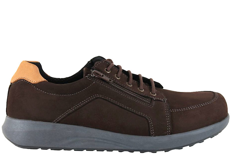 NEW FEET SNØRESKO I MØRKEBRUNT NUBUCK
