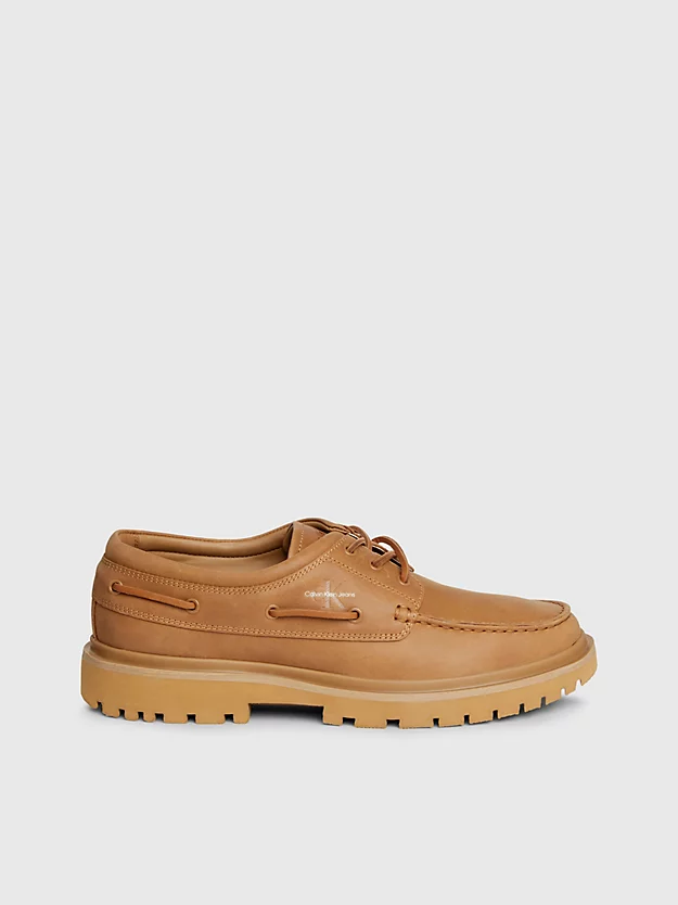 Sapatos híbridos de couro com cadarço