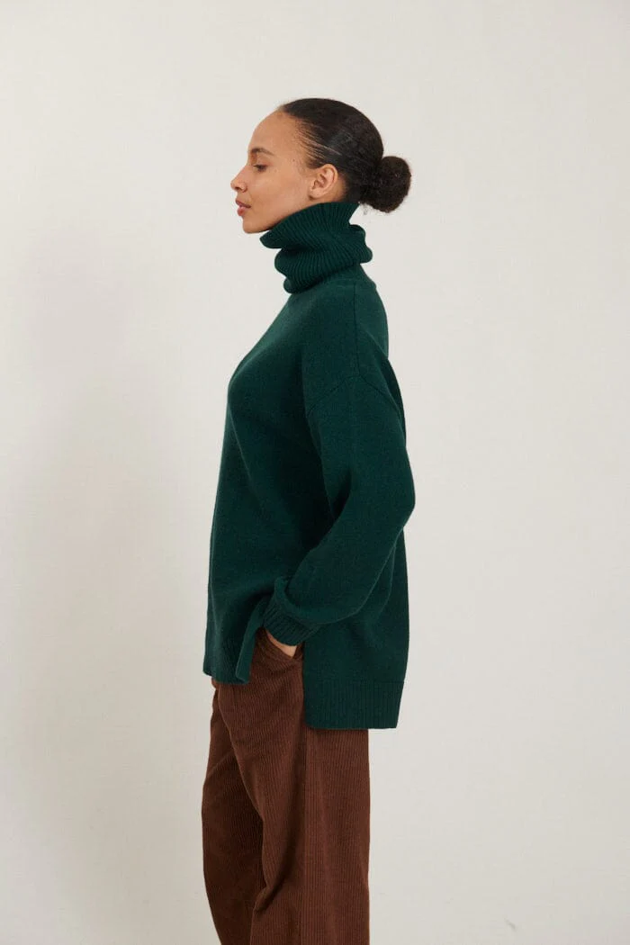 Basic Apparel Line T-neck 714 rain forest