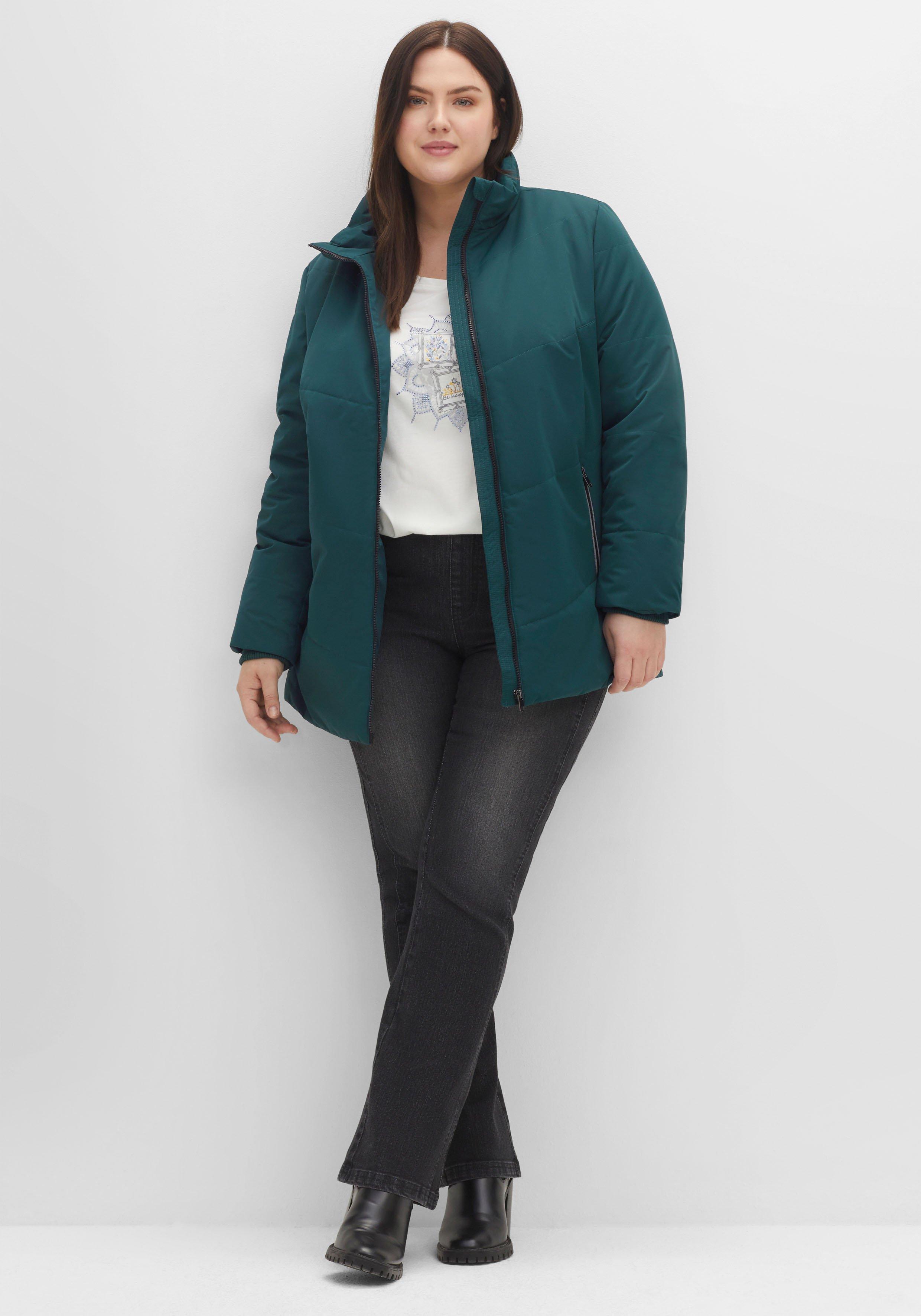Steppjacke mit Stehkragen, leicht strukturiert