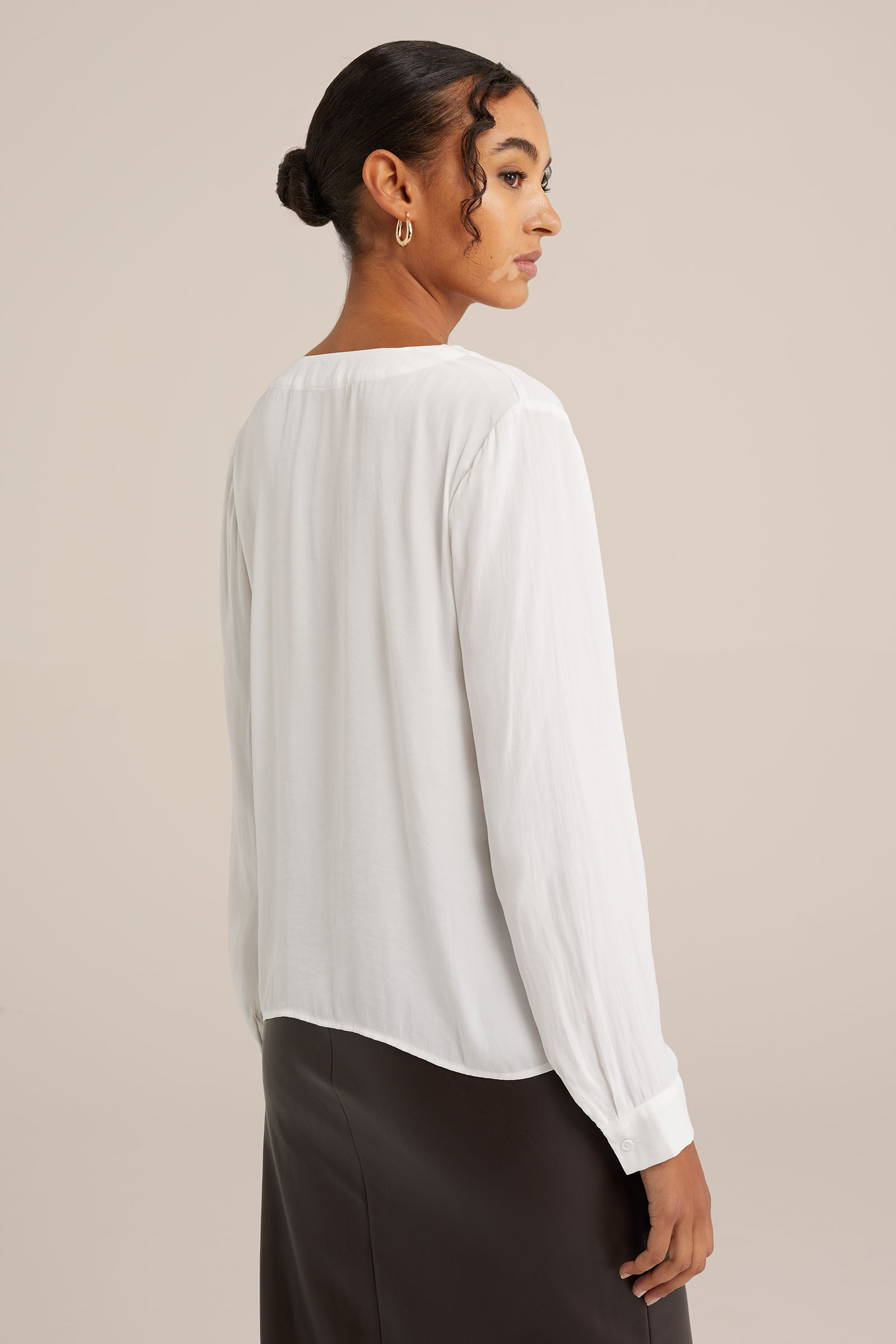 blouse met satijnen look WE Fashion Wit