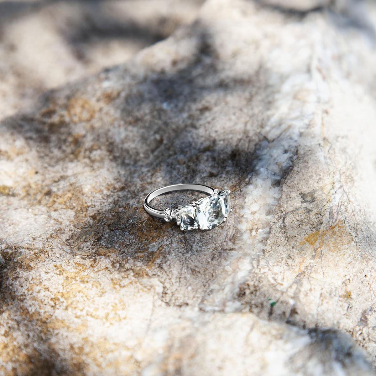Bague or 375 blanc quartz verts