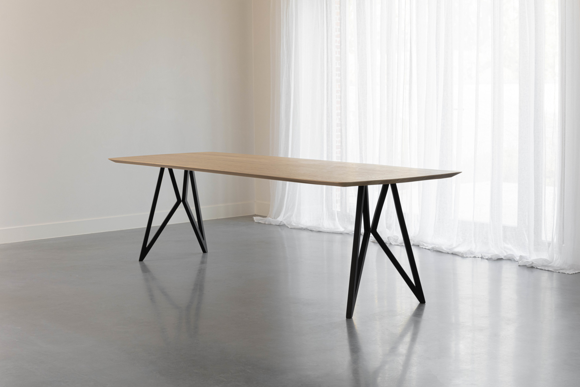 Studio HENK tafel Butterfly Rechthoekig, zwart frame - Smart Collectie 180 x 100 cm | Eikenhout | Verjongde rand | Frame Zwart