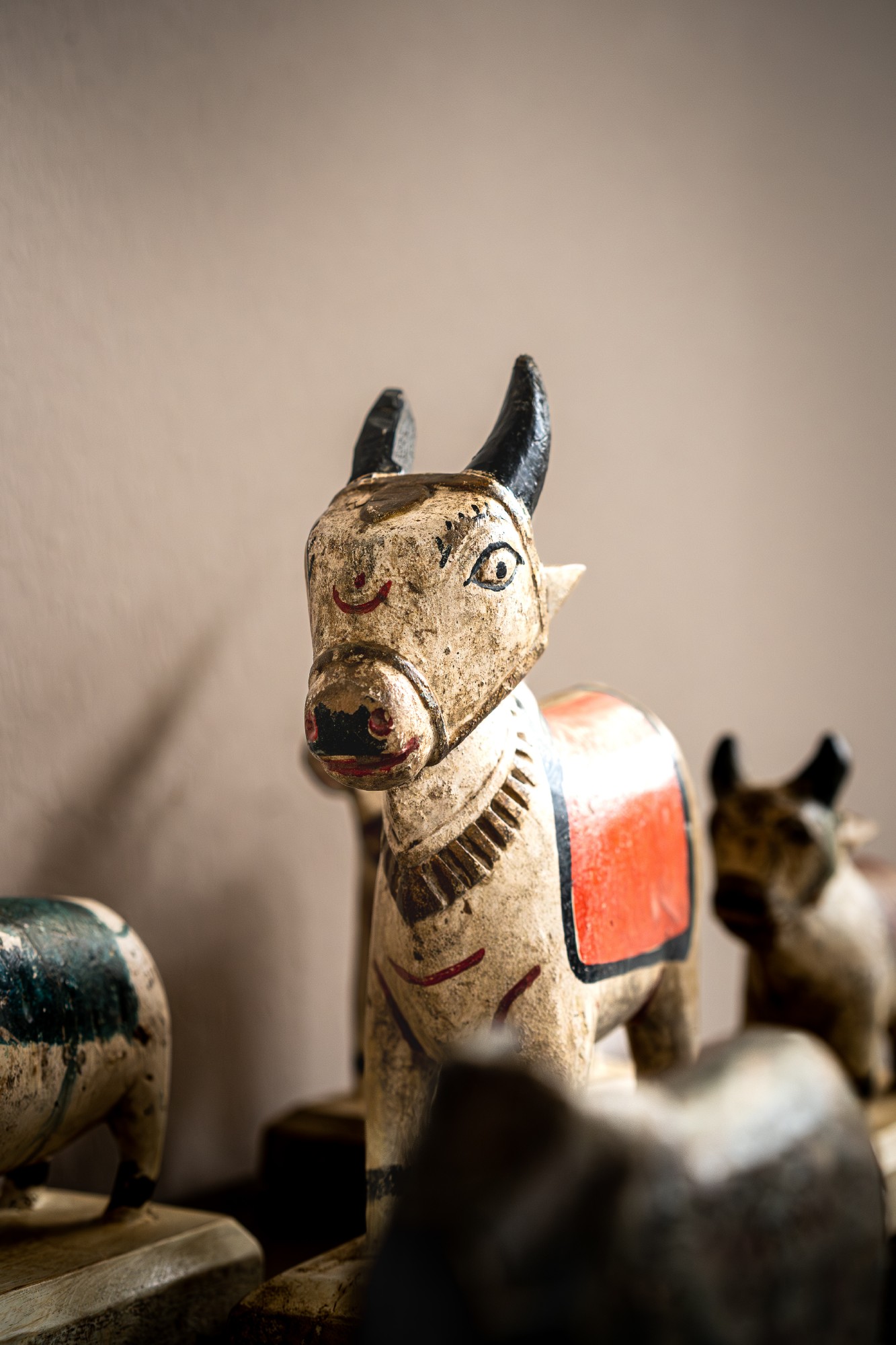 Antike Holzfigur-Unikate 'Nandi', Form, Farbe und Maße variieren von fischer's lagerhaus