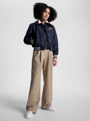 Jaqueta Bomber com Logo Universitário