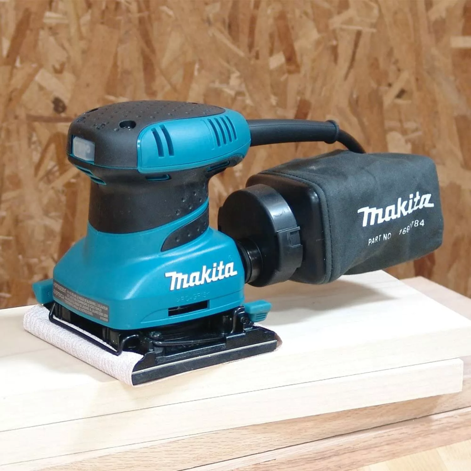 Makita BO4556K Vlakschuurmachine in koffer - 200W - 112 x 102mm