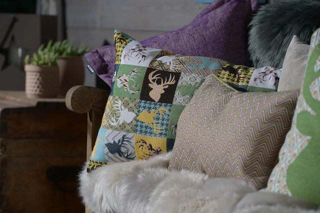 H.O.C.K. Dekokissen »Harry Hirsch Tegan Patch« mit kleinen Hirschmotiven, Kissenhülle mit Füllung, 1 Stück