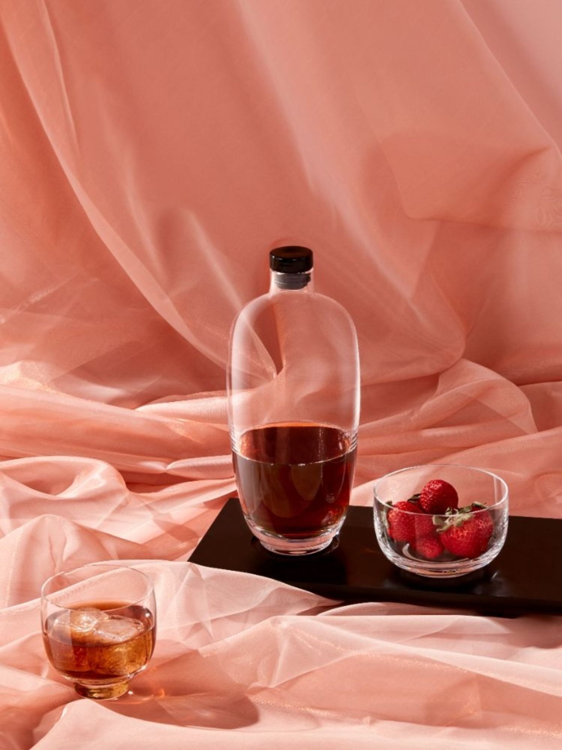 Nude Malt Tall Whisky Bottle with Wooden Tray