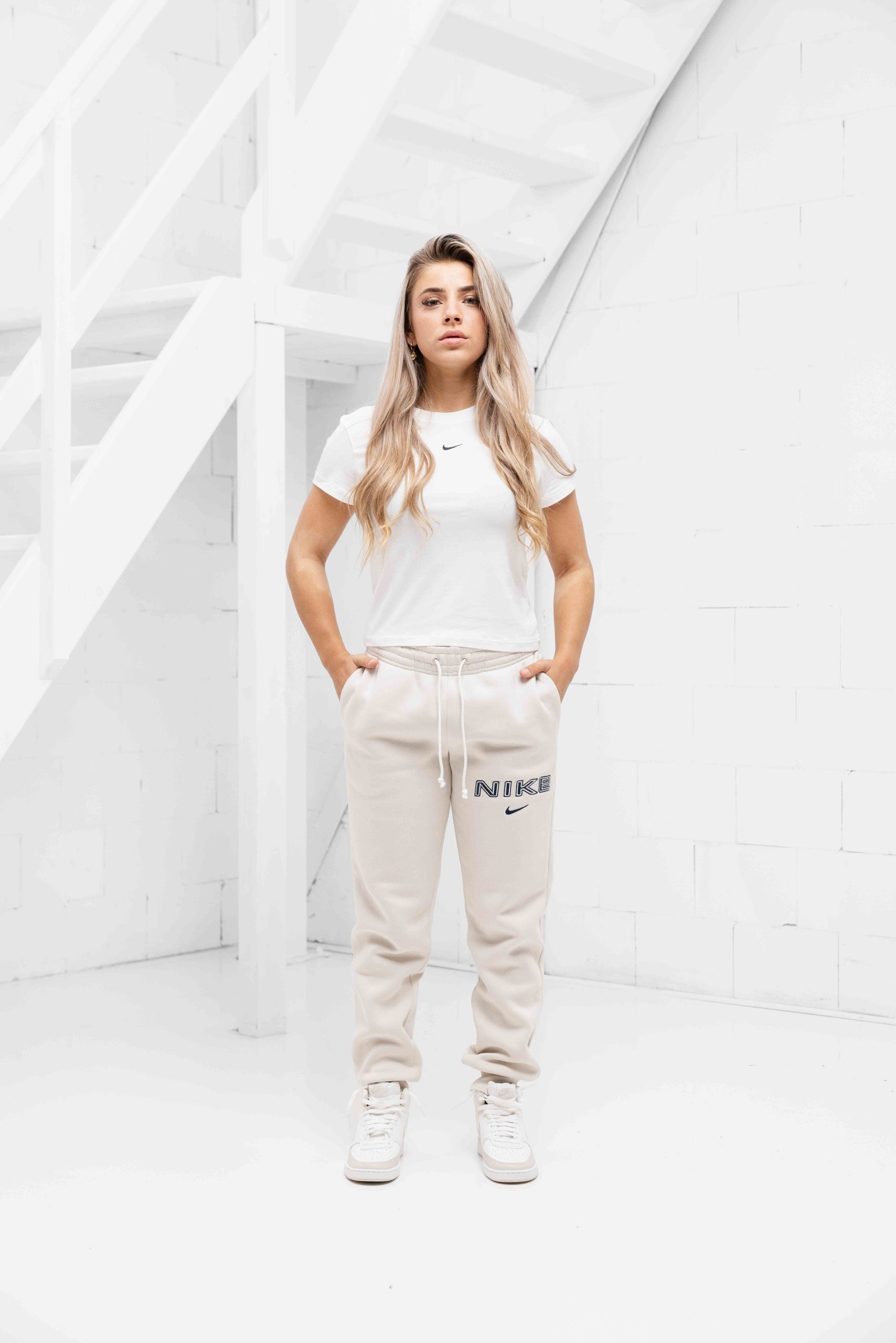 Nike Phoenix Fleece Trainingsbroek Dames Beige