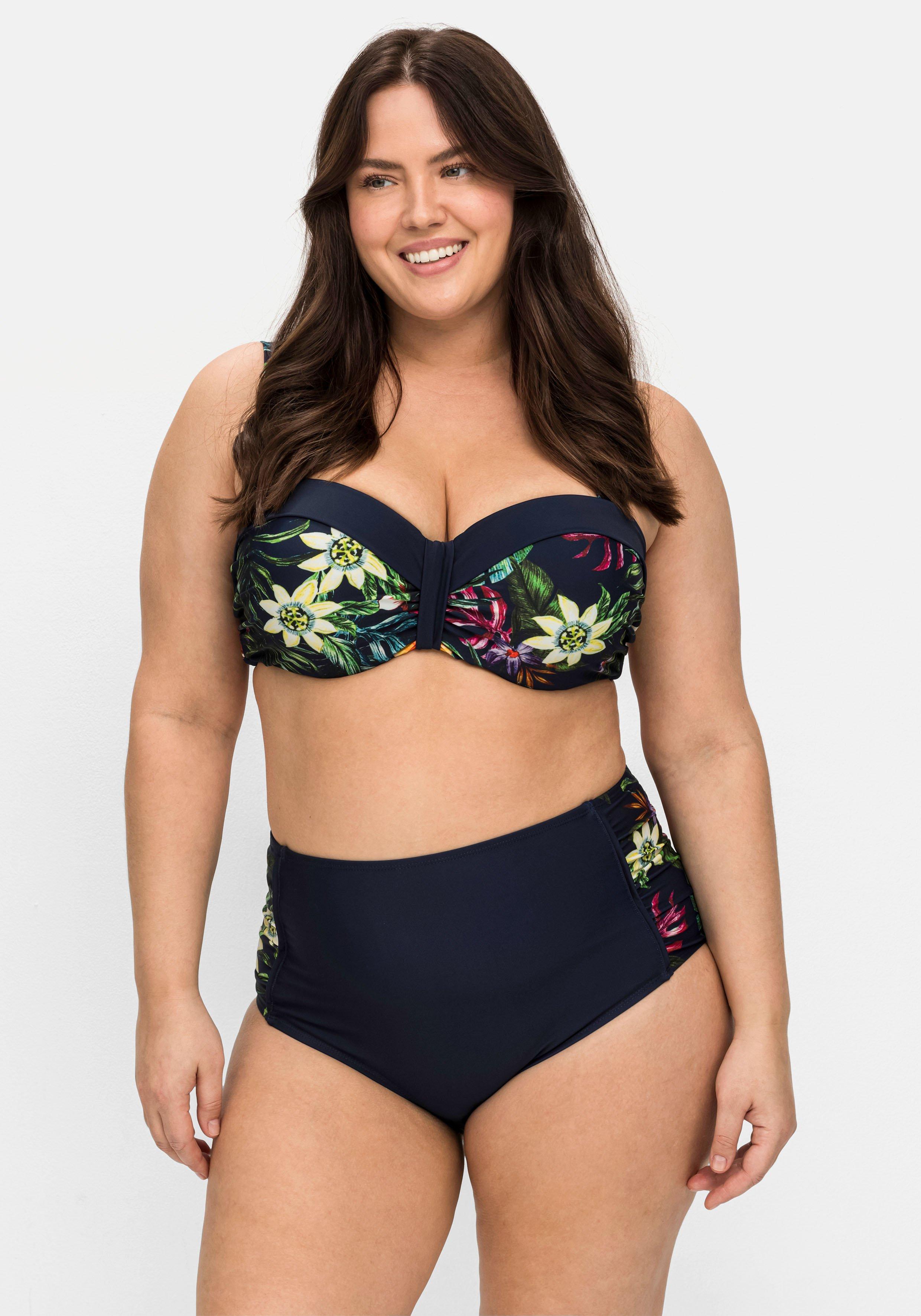 Bikinihose in hohem Schnitt, mit Blumendruck