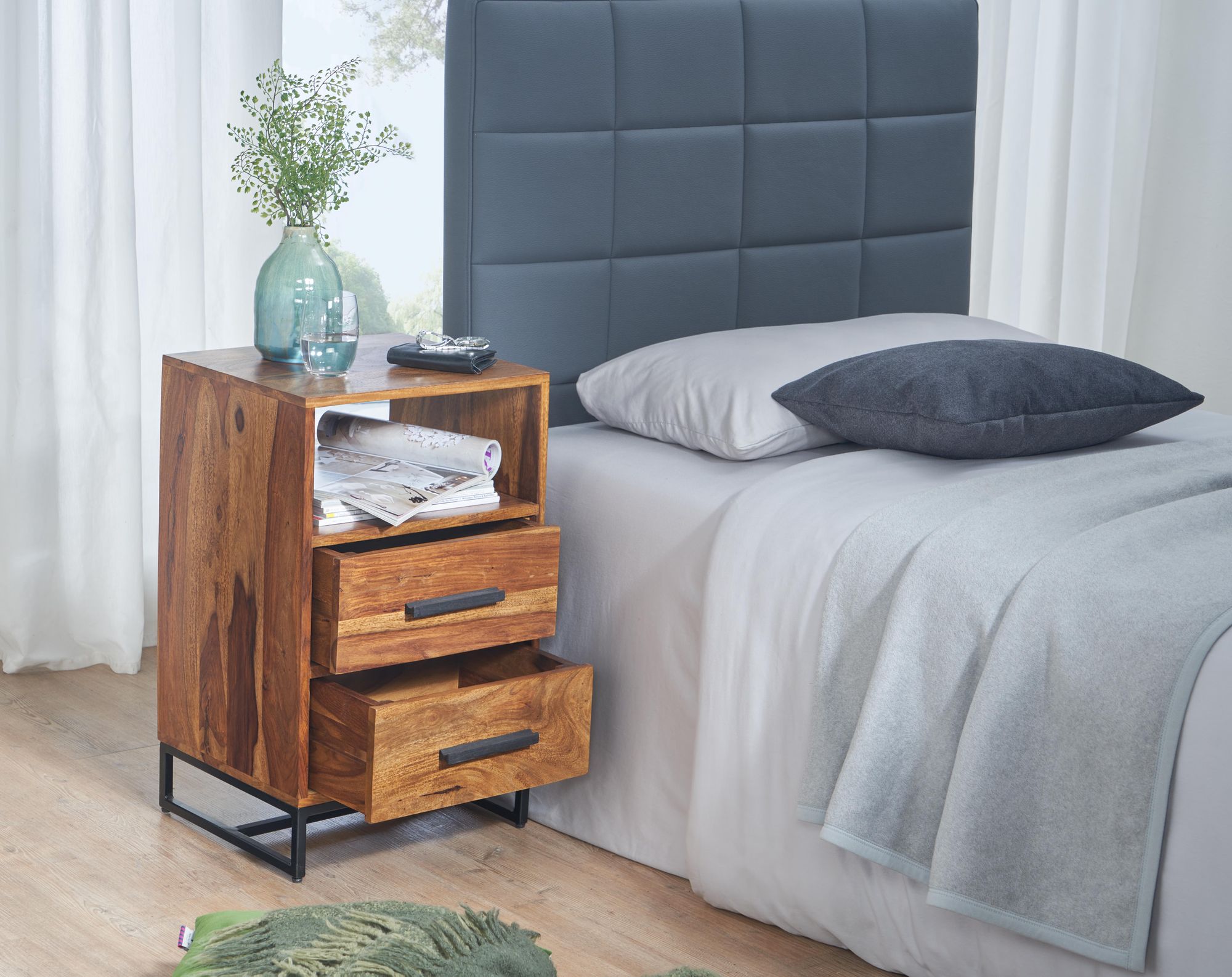 KADIMA DESIGN Moderne Nachtkommode im Industrial-Style, Massivholz- und Metall-Design, für Boxspringbetten