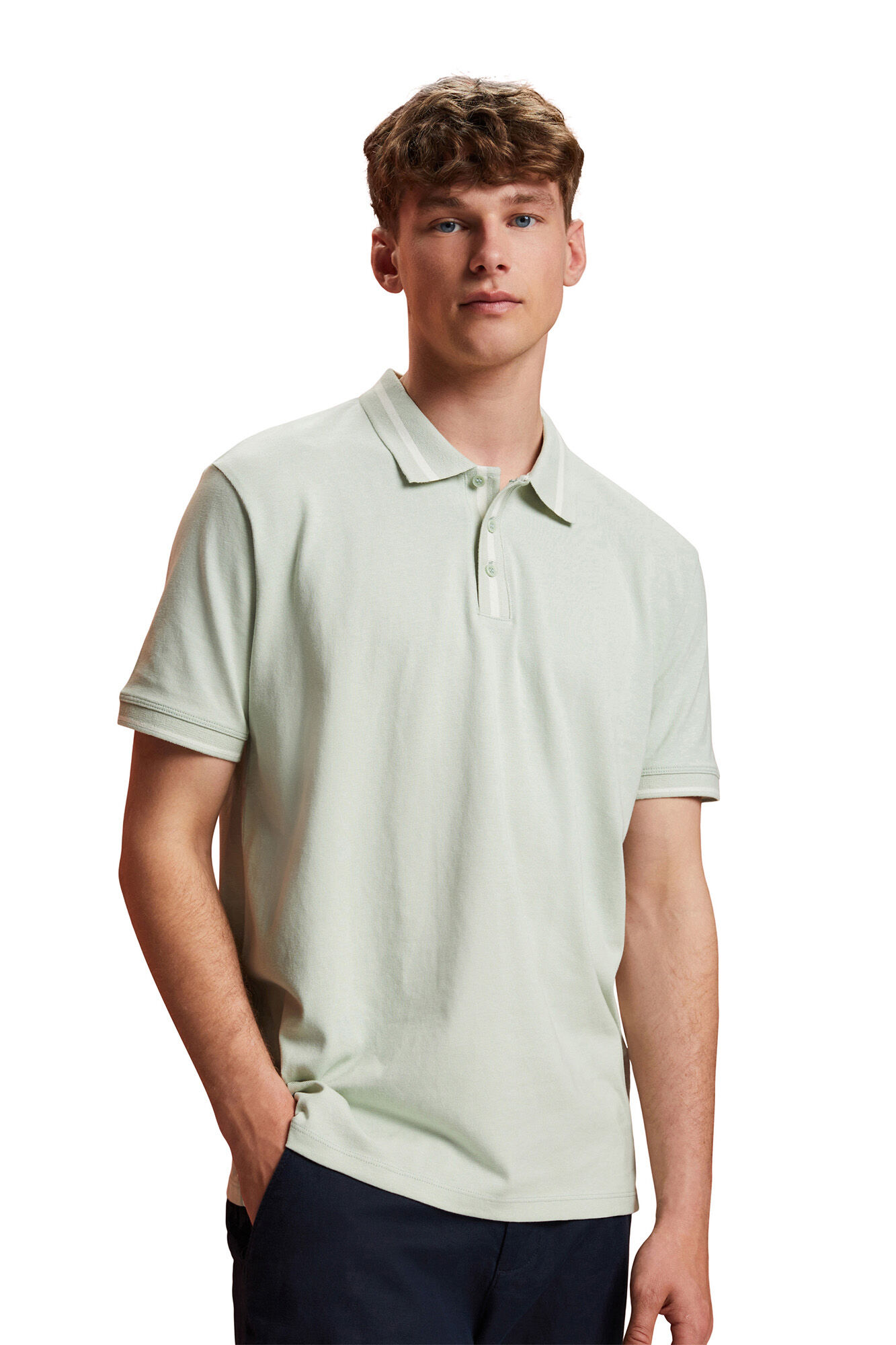 Polo lisa de corte regular em linho - Cáqui