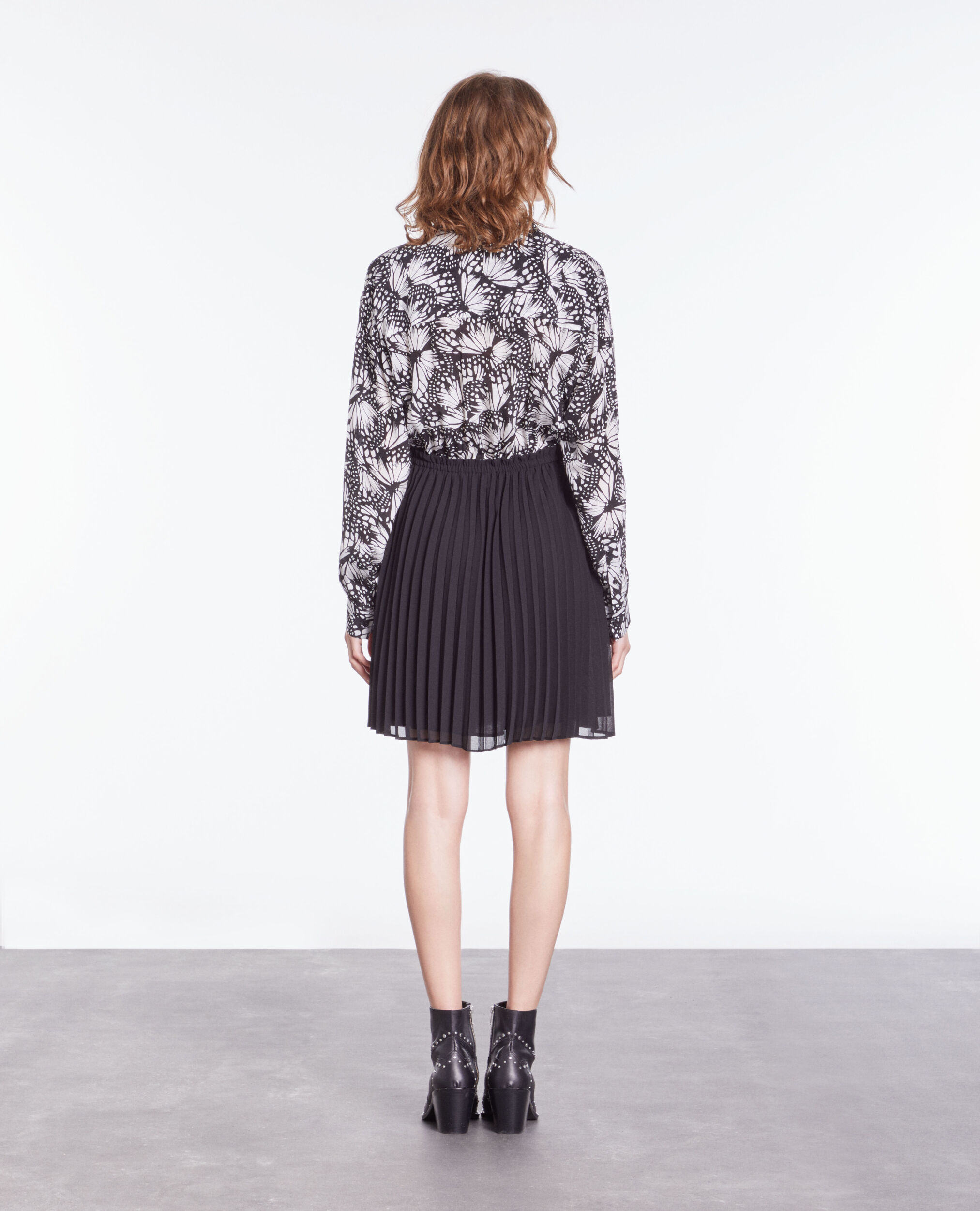 Robe courte plissée imprimée