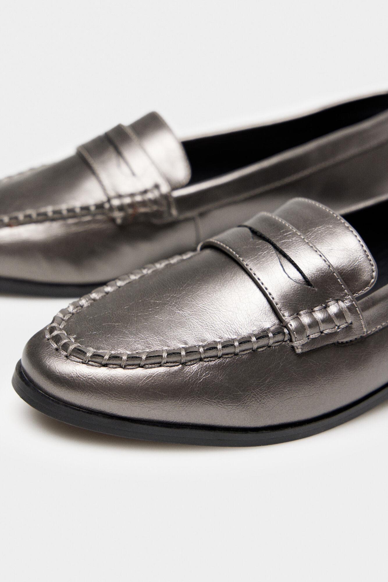 Mocassim prateado