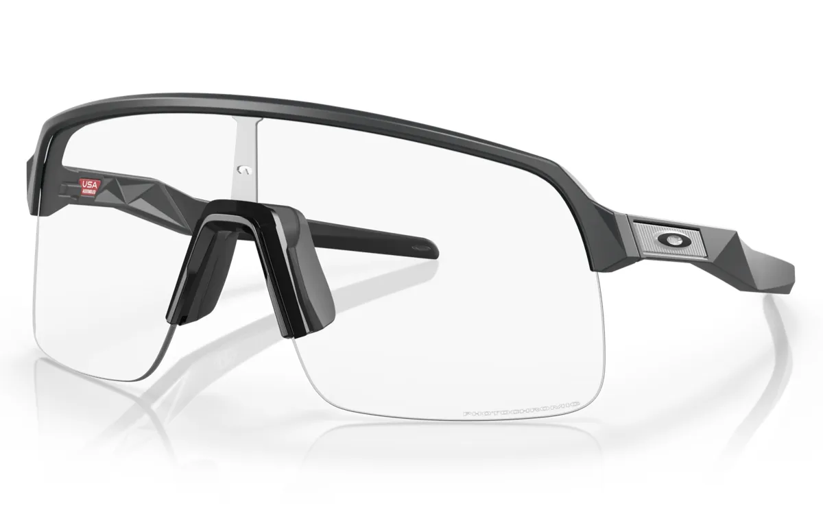 Oakley Sutro Lite Matte Carbon w/ Clear Photochromic