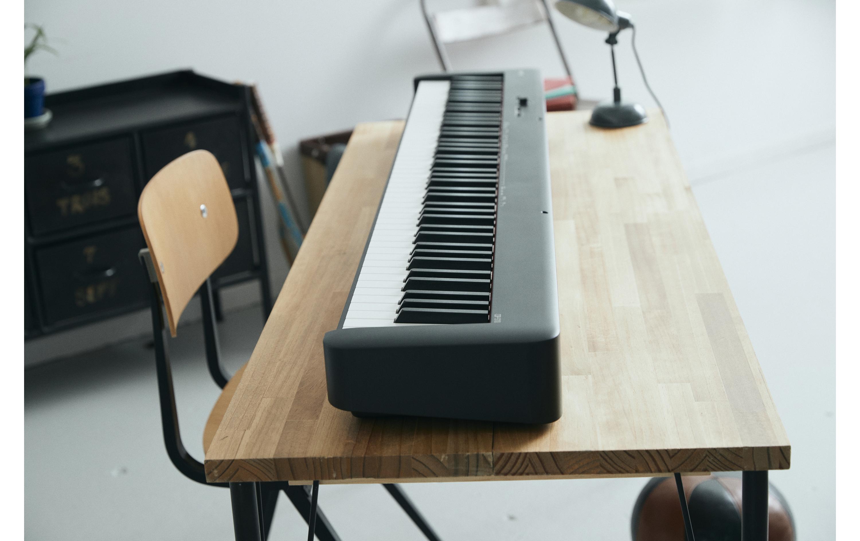 E-Piano CDP-S110BK Schwarz<br>Das Einsteigermodell der CDP-S Digitalpiano-Serie mit gewichtetem Scaled-Hammer-Action-Keyboard II mit 88 Tasten