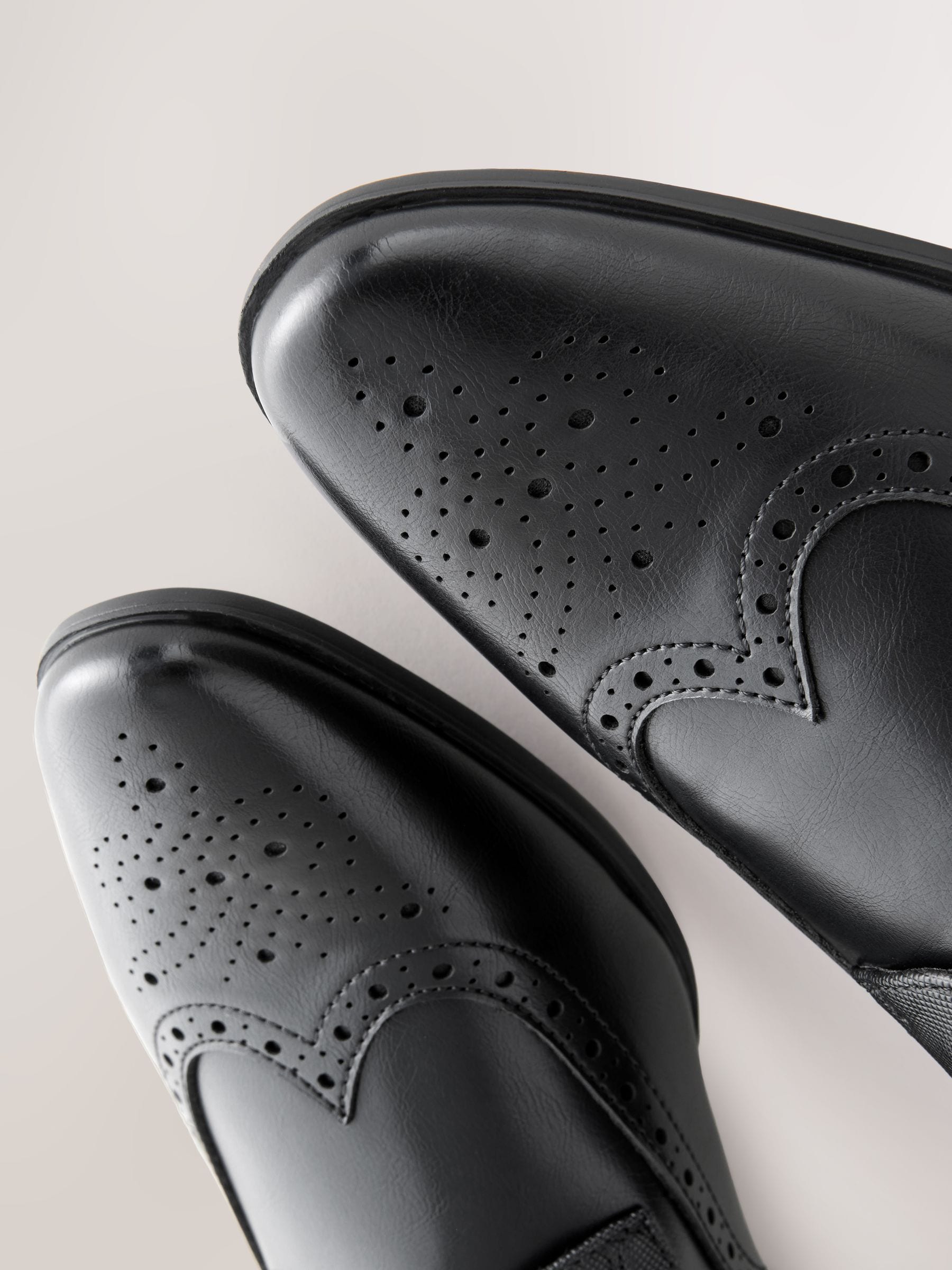 Zwart - Standaard pasvorm - Brogueschoenen