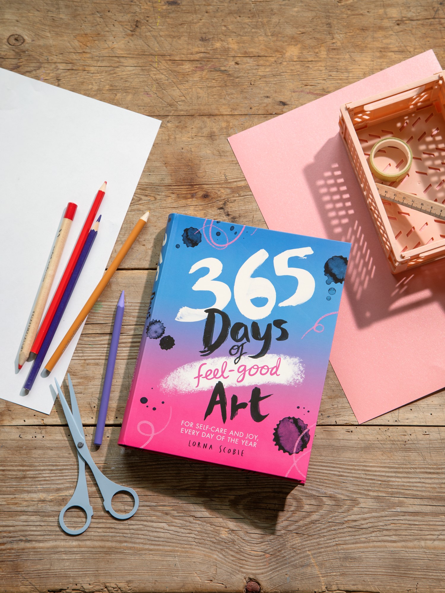 365 Days of Creativity | Softcover. Engelsk. 17 x 2,7 x 21,5 cm. 352 sider. | Multi | New Mags