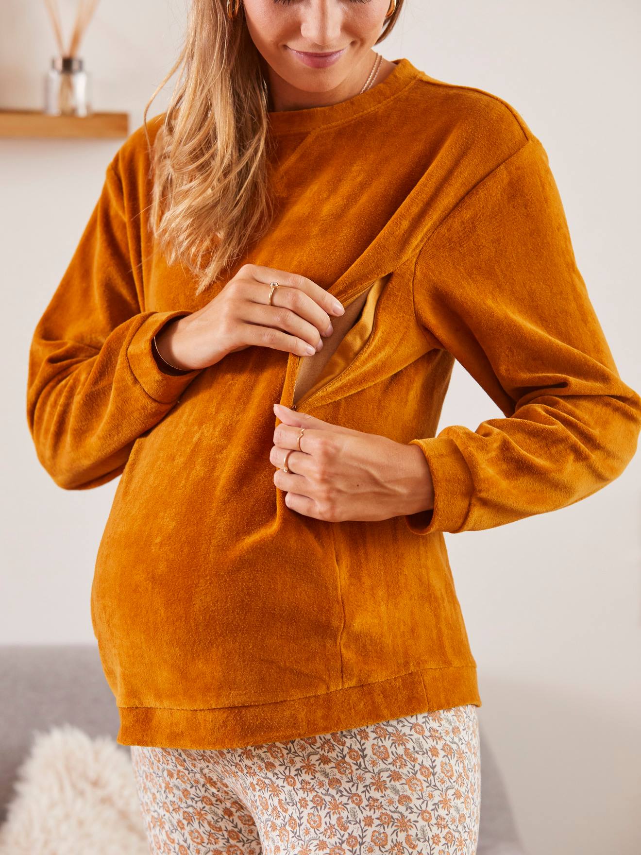 Conjunto de 2 peças de roupa para usar em casa durante a gravidez e amamentação, cor marrom escuro lisa.