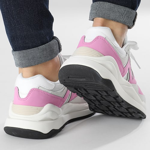 Baskets Femme Lifestyle 5740 W5740SVA Soft Grey Hot Pink