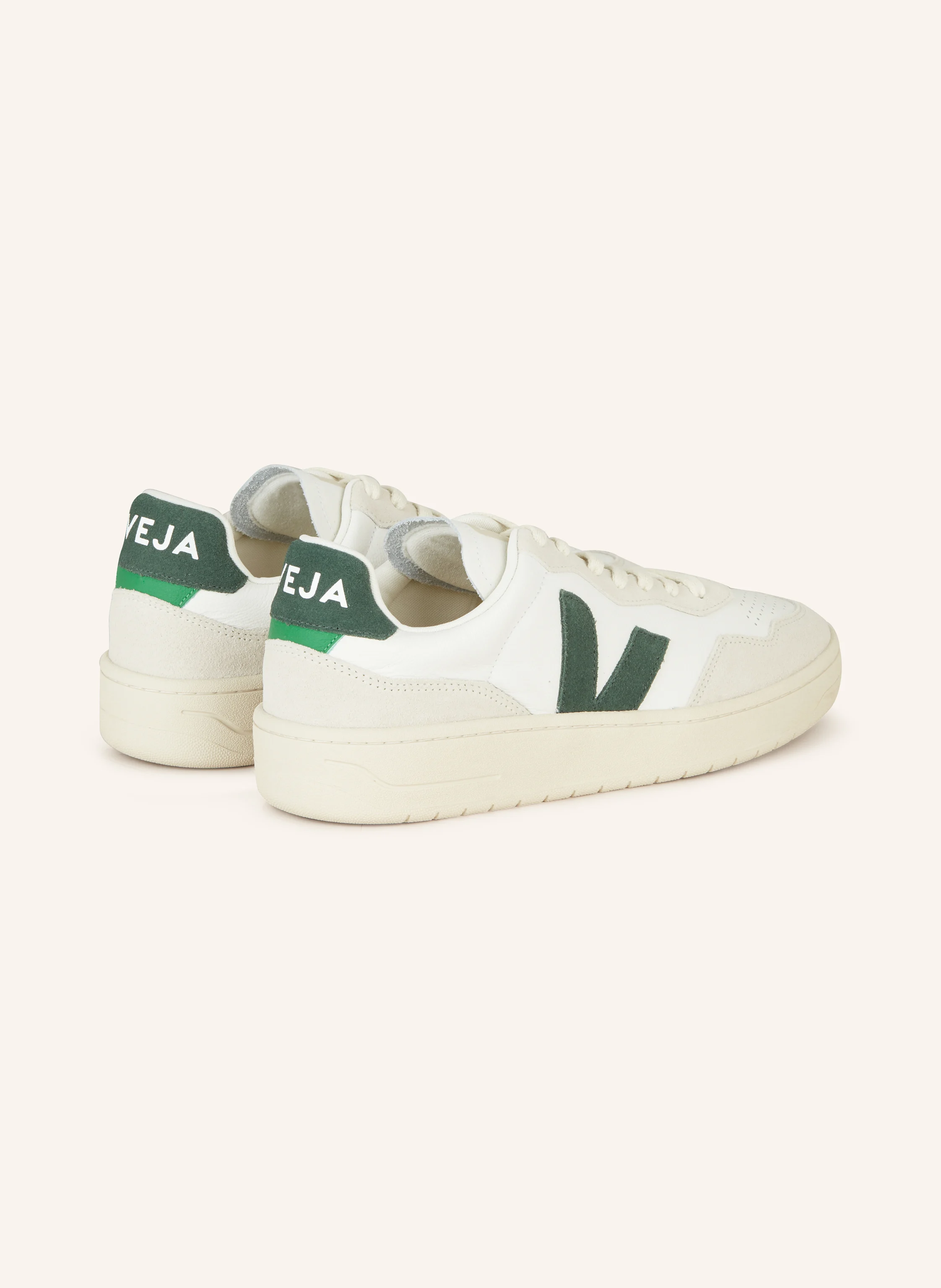 VEJA Sneaker V-90