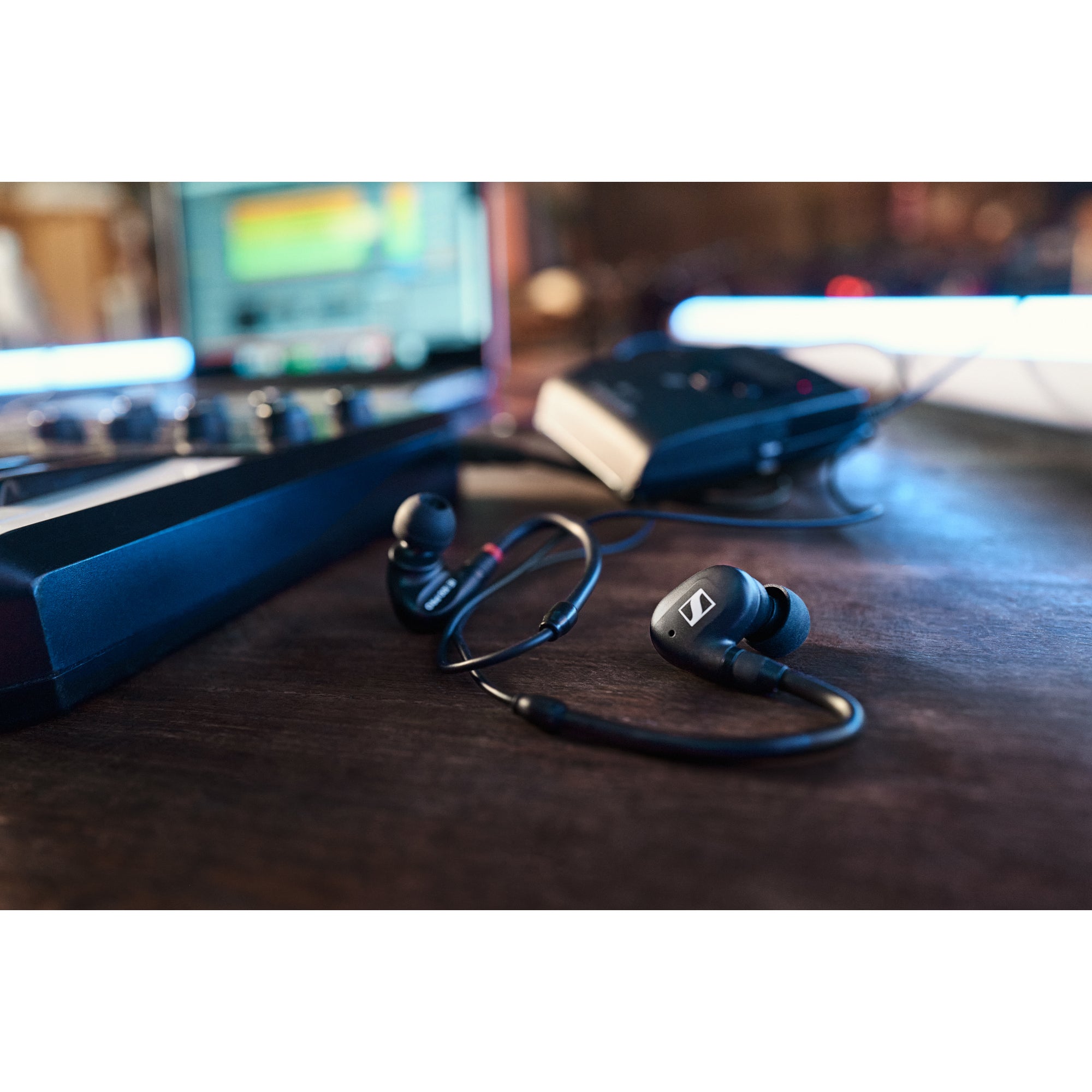 Sennheiser IE 100 PRO Black live in-ear monitors