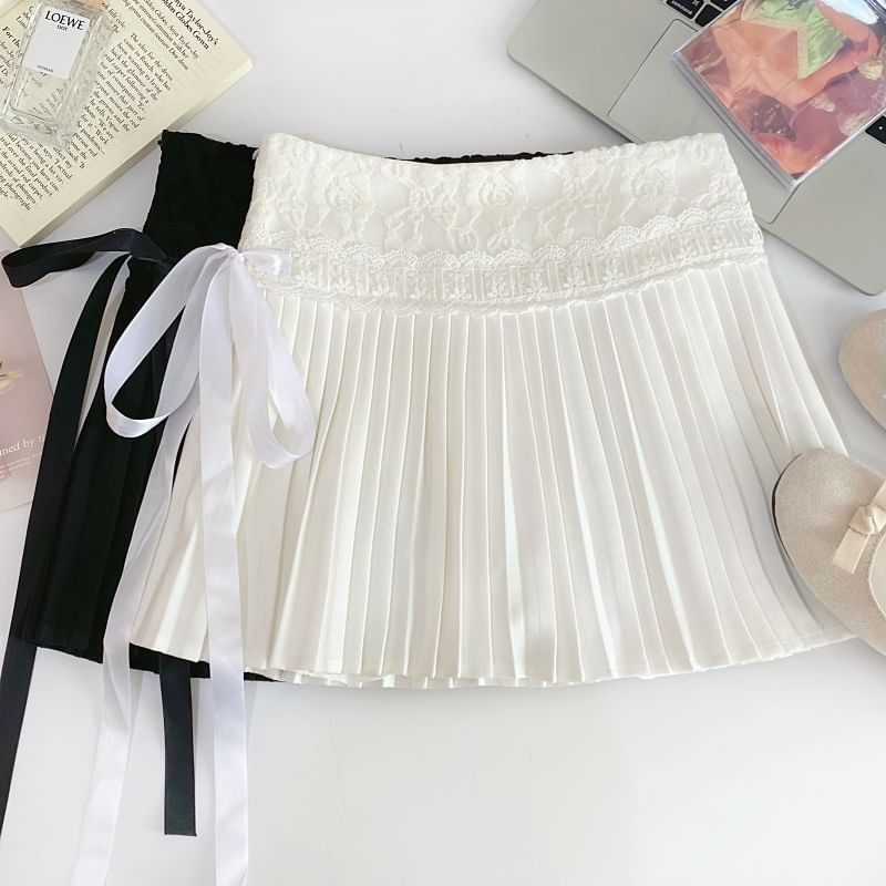 Iasia - Hoge taille, effen kanten rand, strik, geplooide mini-A-lijn rok