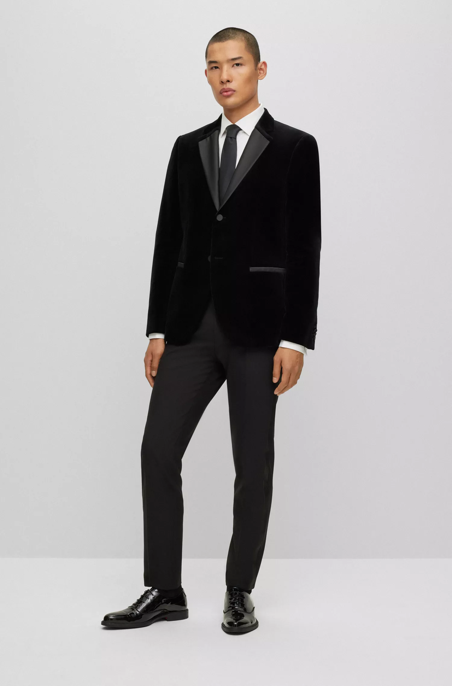 Camisa HUGO vermelha de corte slim em cetim de algodão elástico.