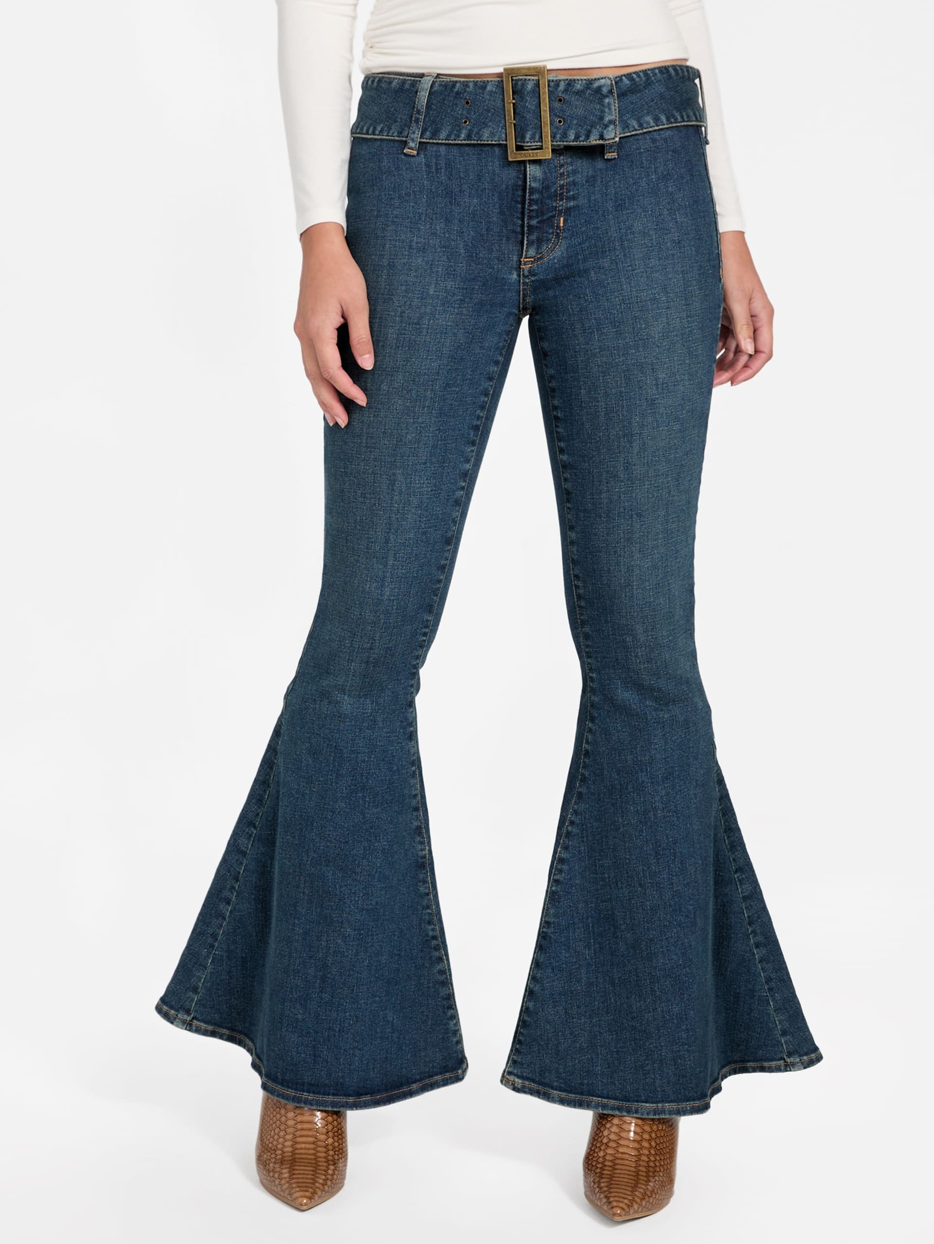 Calça jeans flare com cinto Eco Franki