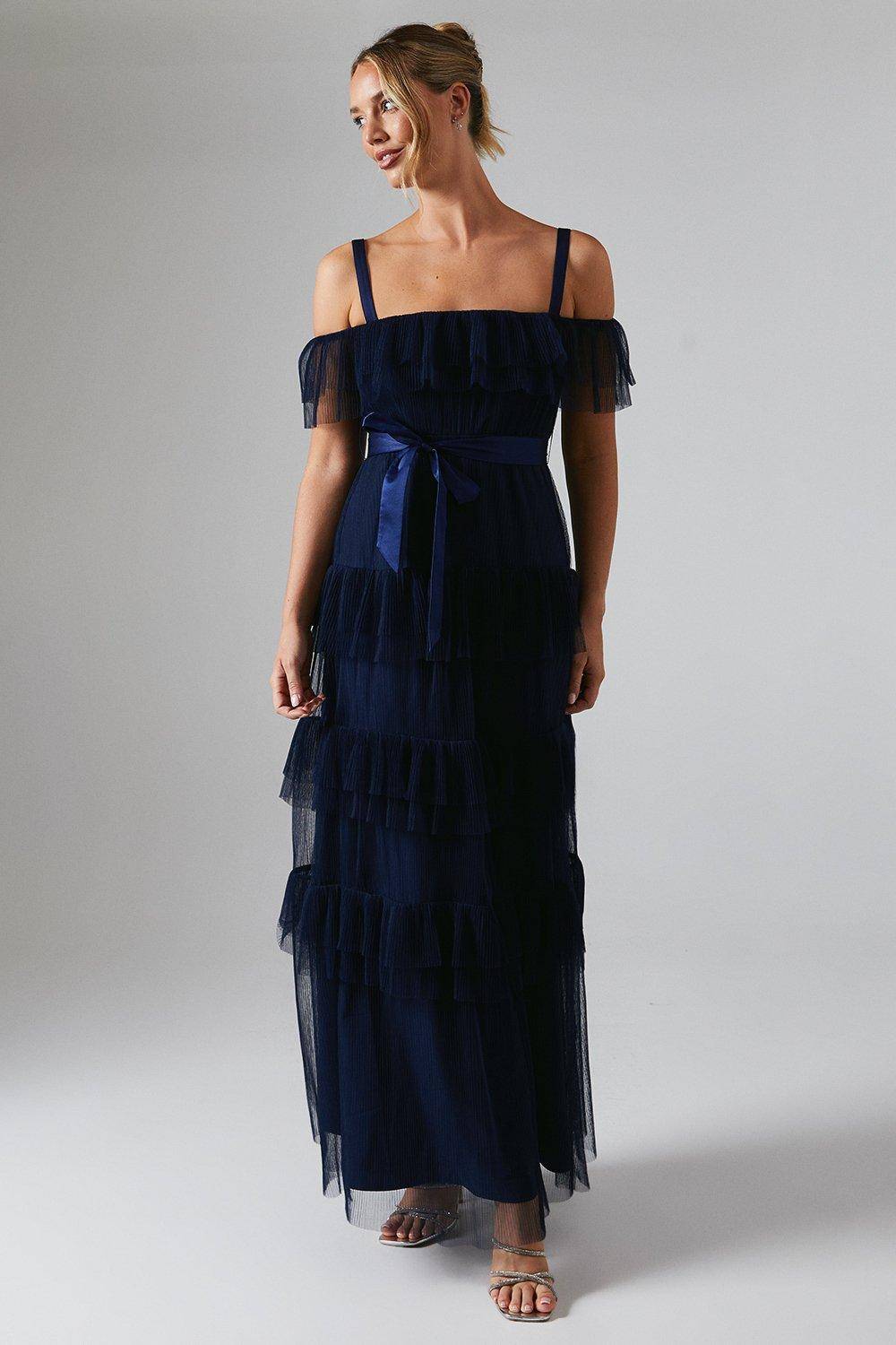 Oasis Robe de Demoiselle d'Honneur à Jupe Étagée en Tulle Plissé avec Ceinture Satinée