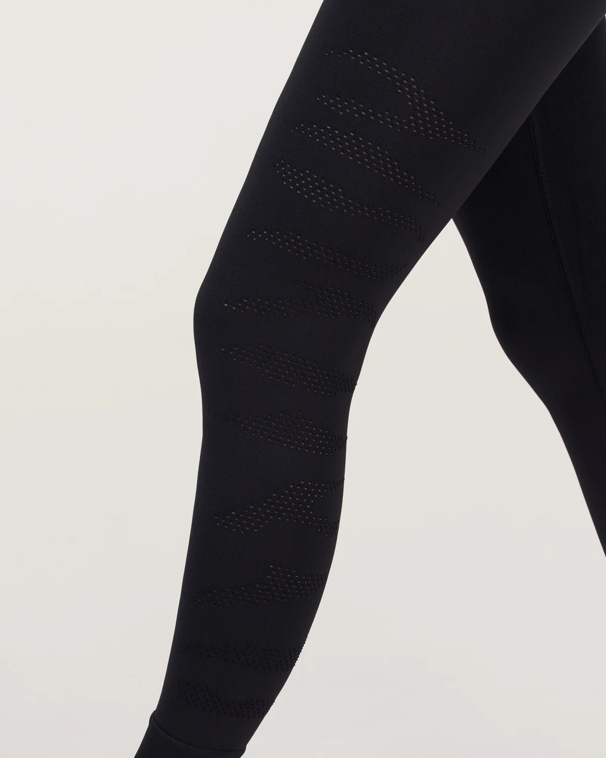 LEVITY Wild Seamless Tights Black