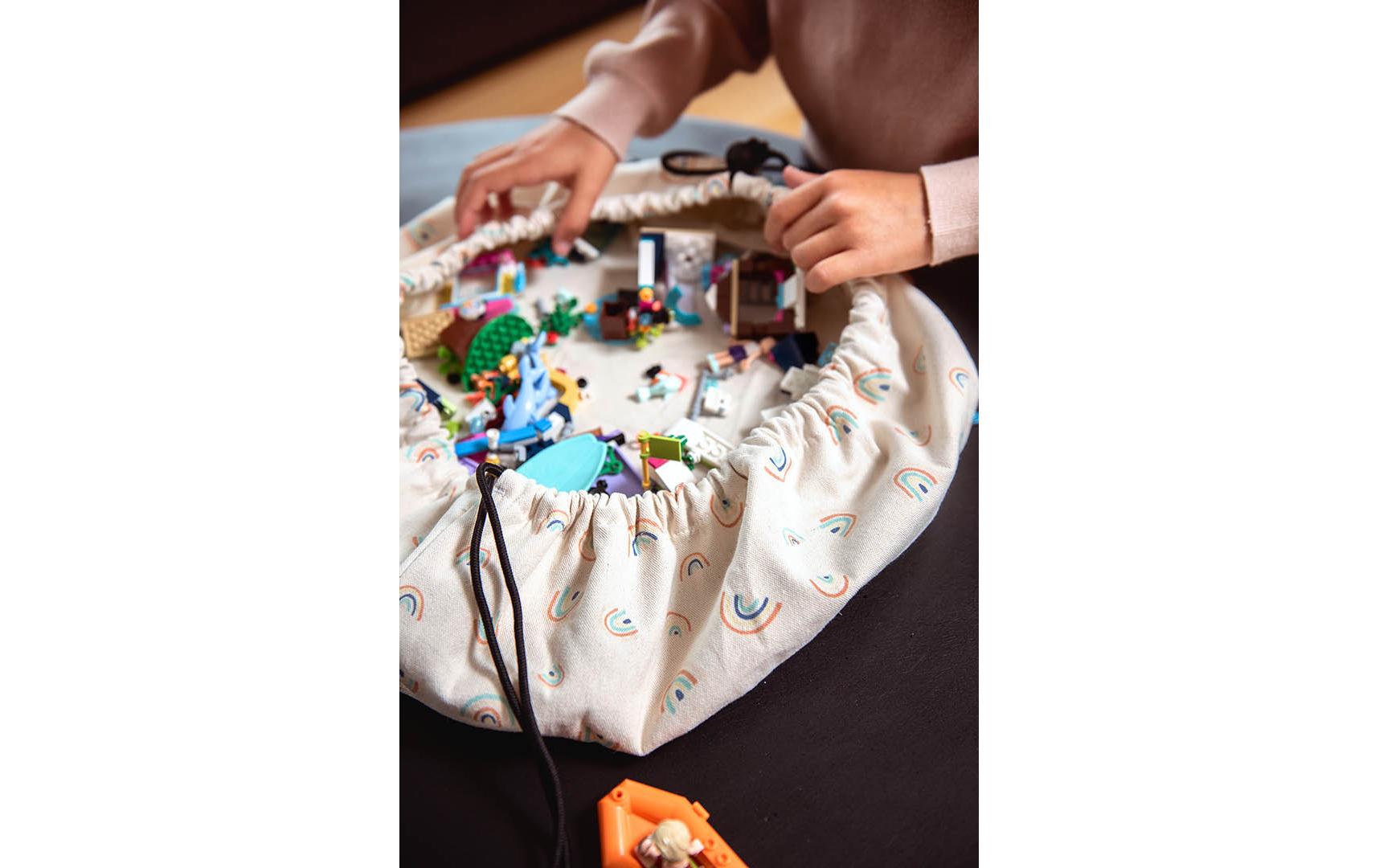 Spielzeugtasche Play & Go Mini Rainbow2-in-1-Funktion: Aufbewahrungssack und Spielmatte