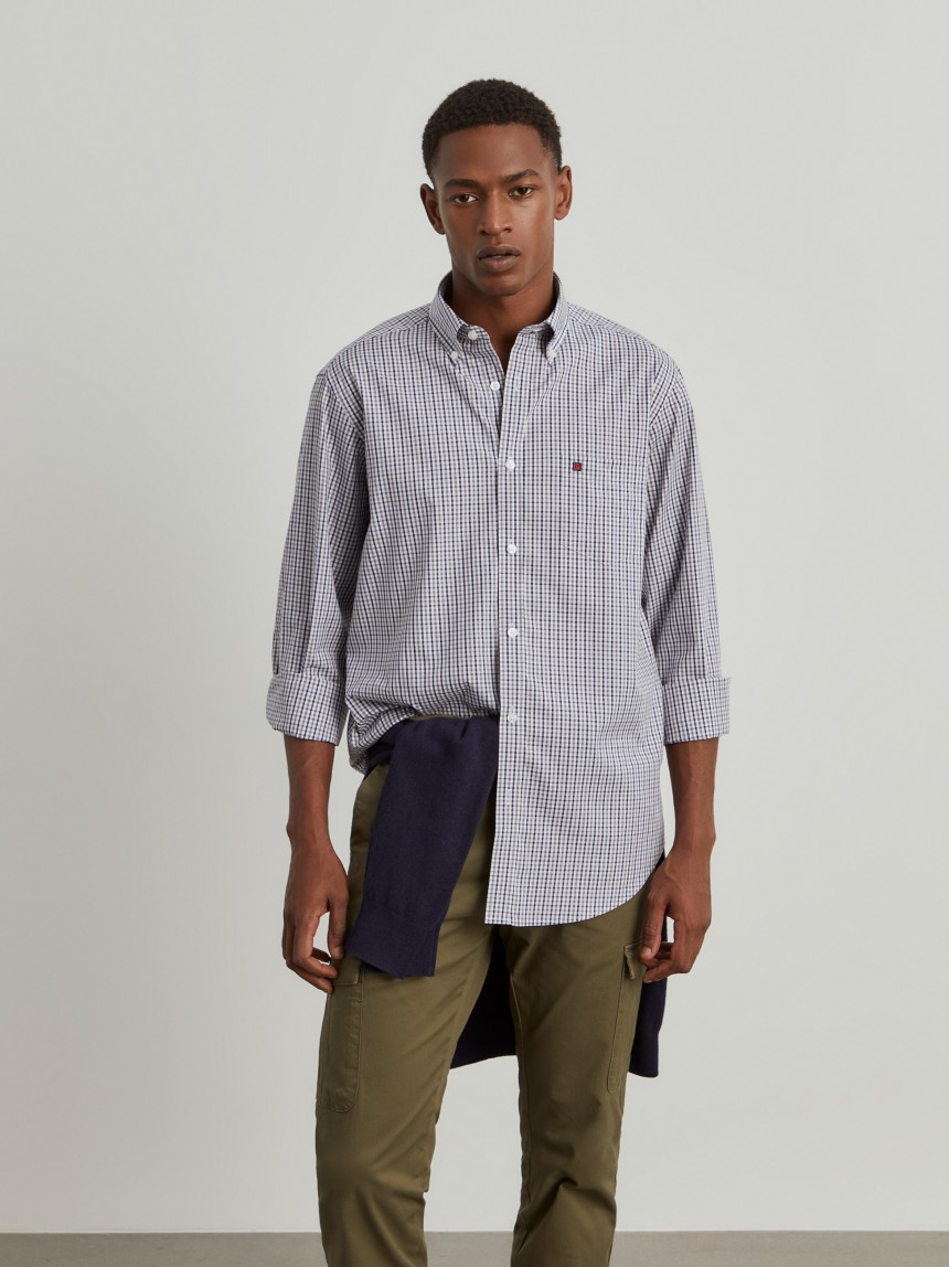 Camisa para homem regular fit de algodão em cor lisa