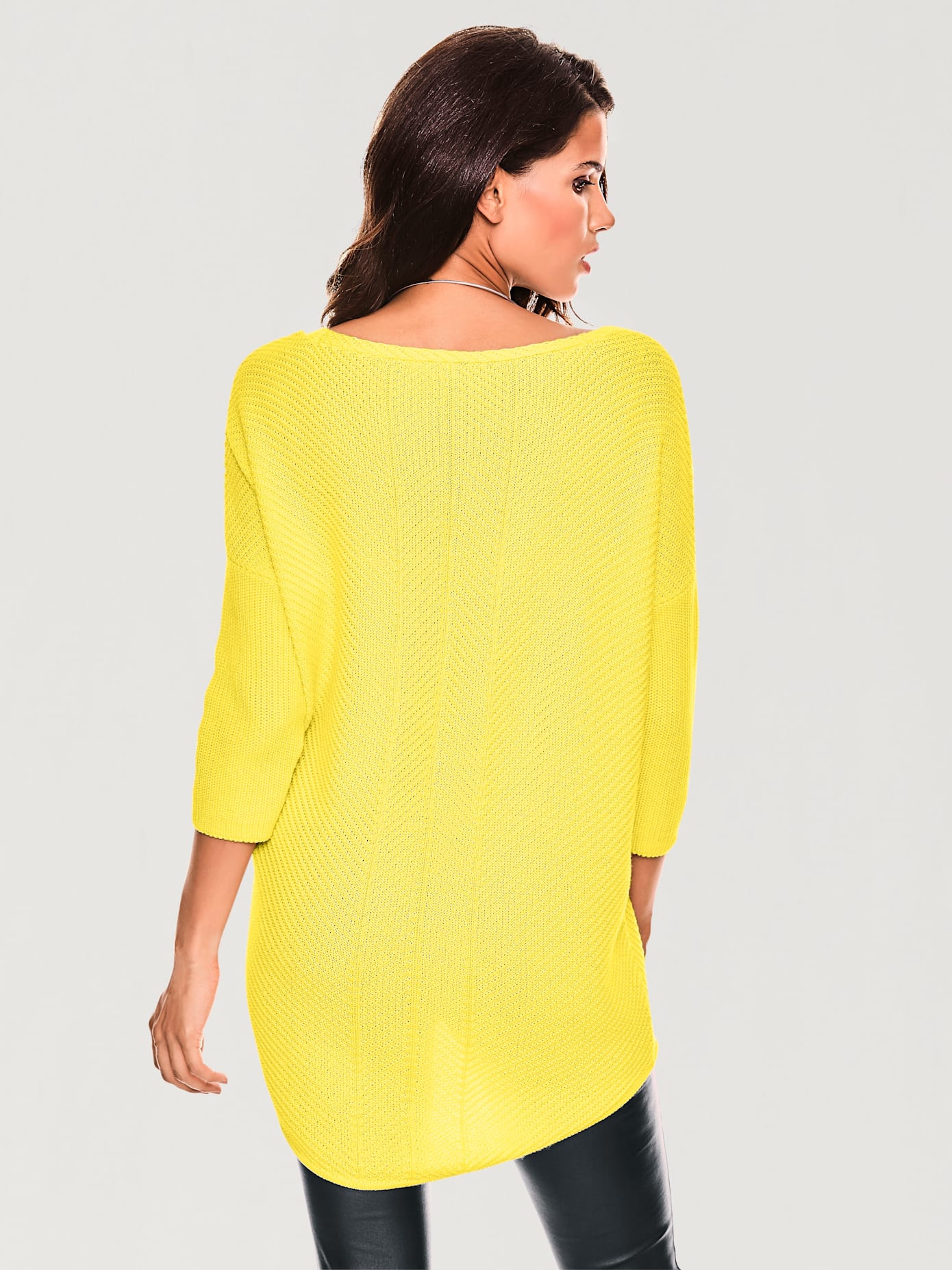 Pull col v look ample tendance