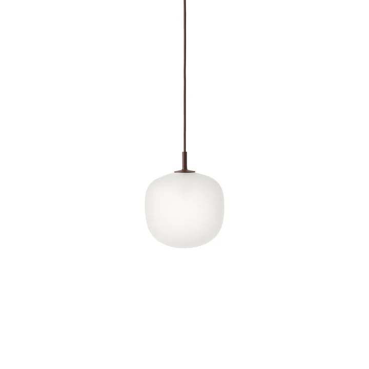 Muuto - Rime Pendelleuchte Ø 18 cm, opal / deep red