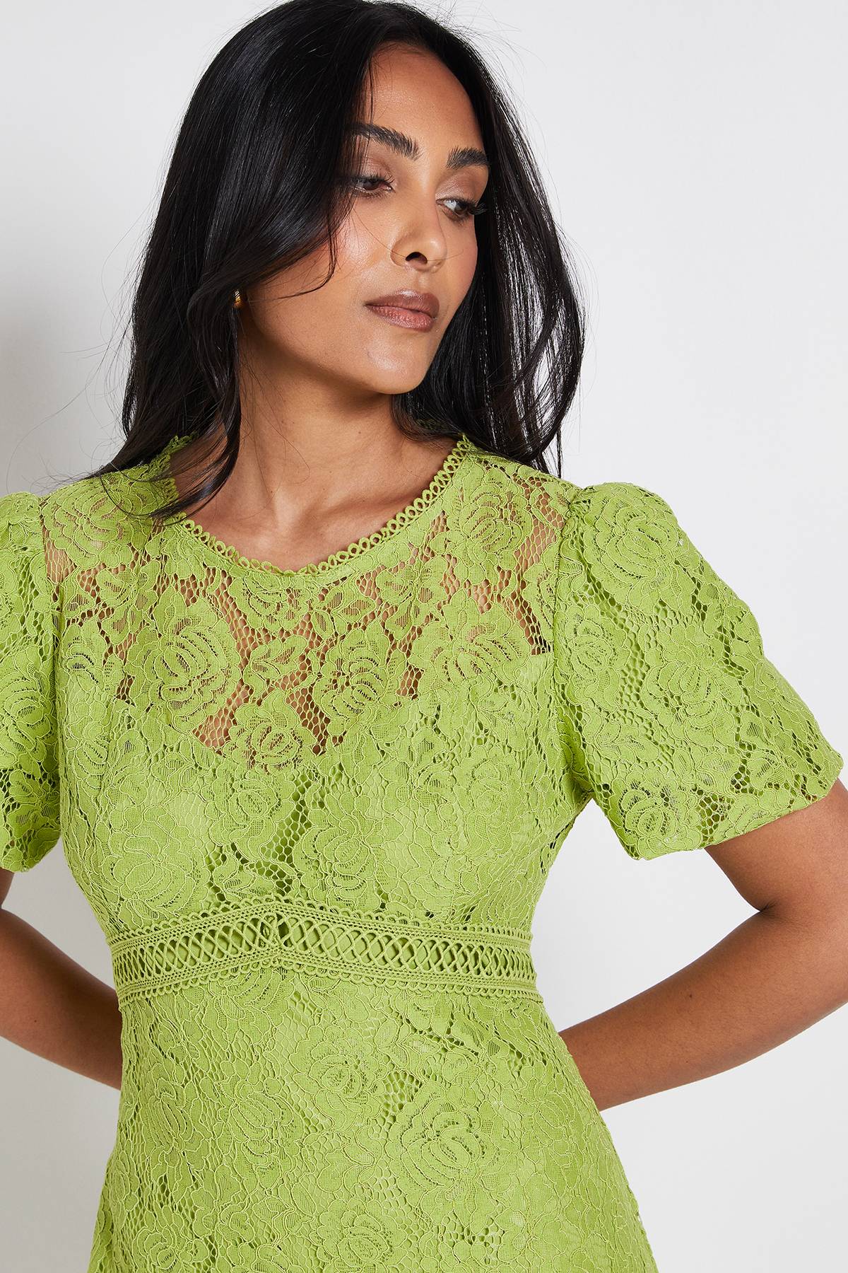 Wallis Robe Midi En Dentelle À Manches Bouffantes Petite