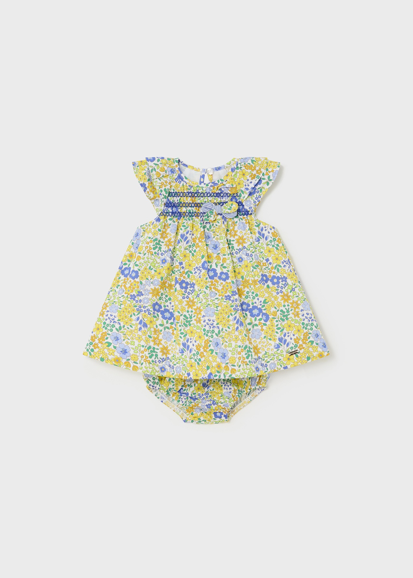 Vestido rosa para recém-nascido da Better Cotton com capa para fralda.