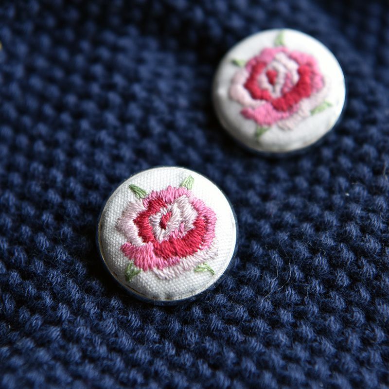 Embroidery Kingdom - DIY borduurpakket / frame voor een bloemenkraagspeld / armband