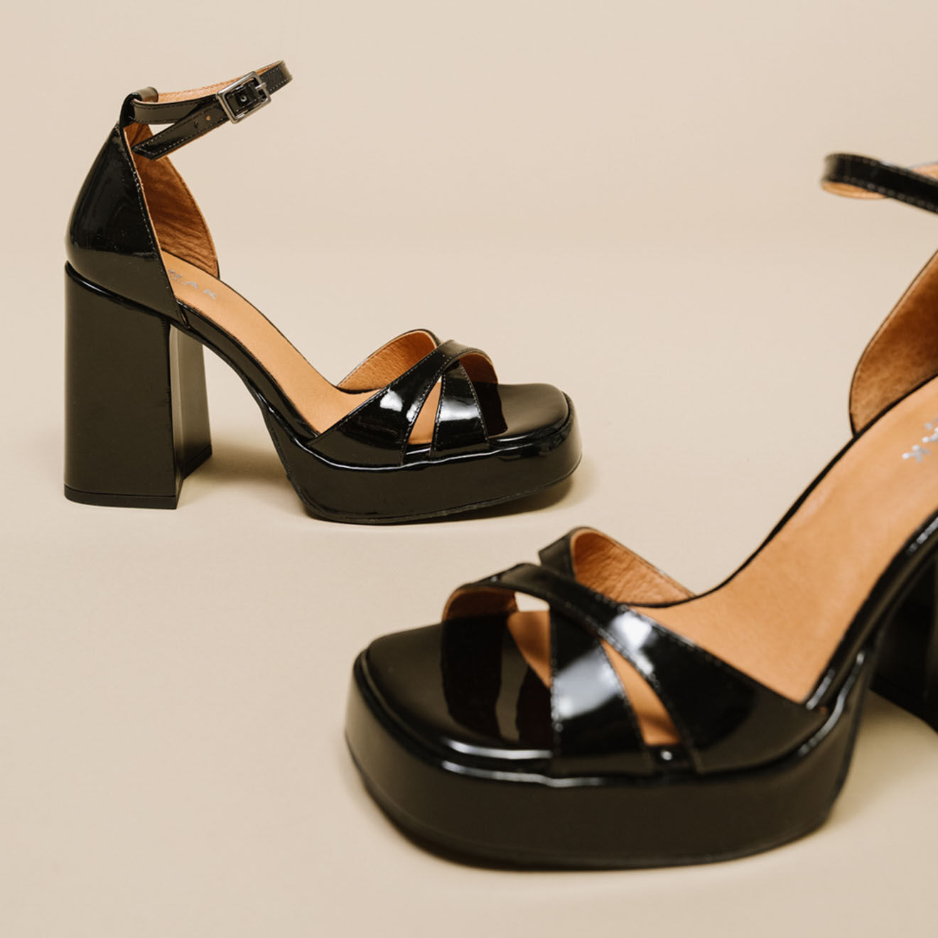 Jonak Sandales en Cuir verni Berangere noires - Talon 9 cm