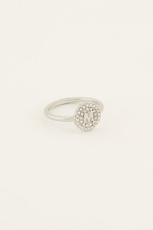 Initial ring met strass