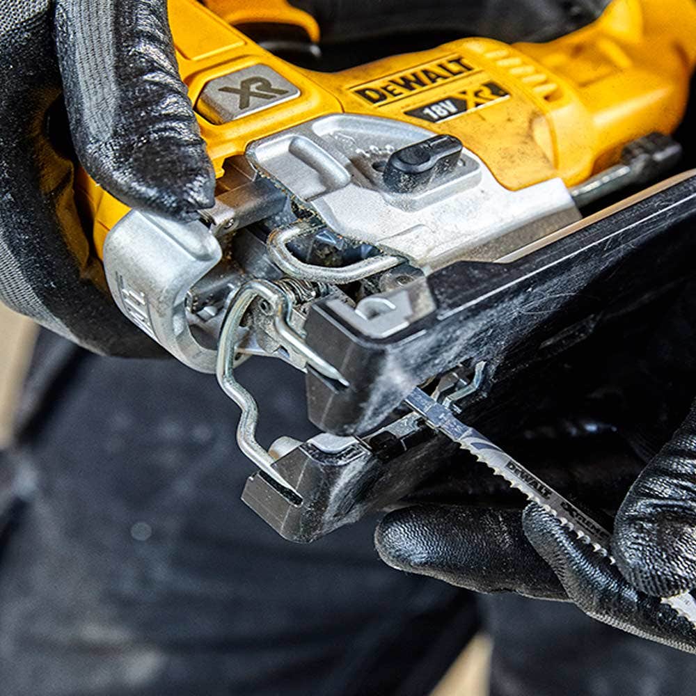 Serra Tico-Tico DEWALT 18V sem Escova com Alça Superior - Modelo DCS334N-XJ
