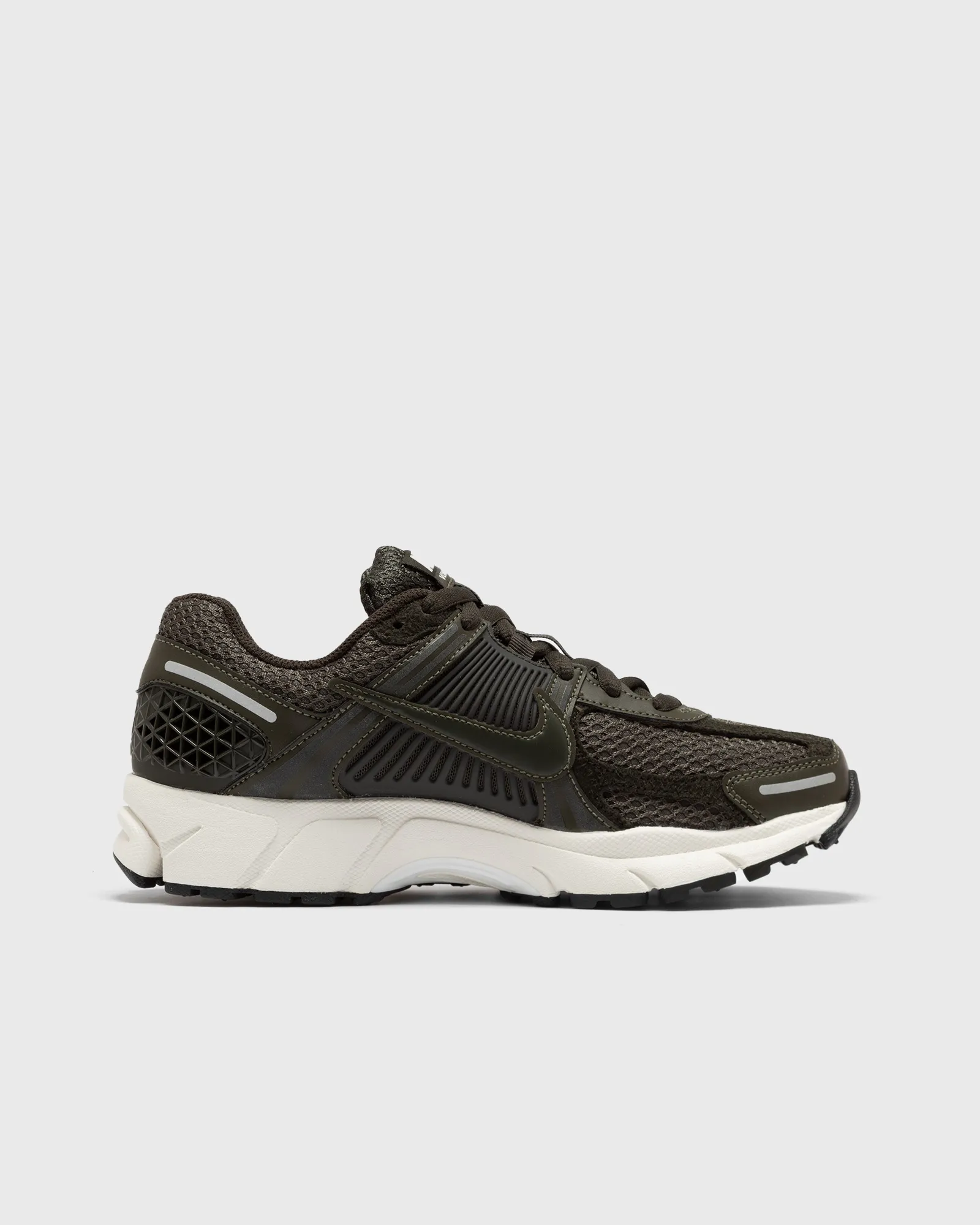Nike W NIKE ZOOM VOMERO 5