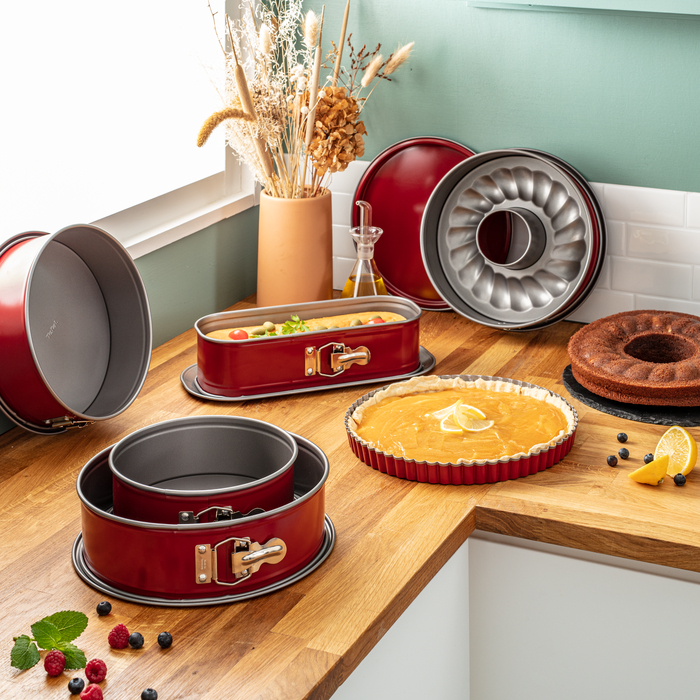 Delibake acier rouge carbone moule à savarin à charnière 25cm