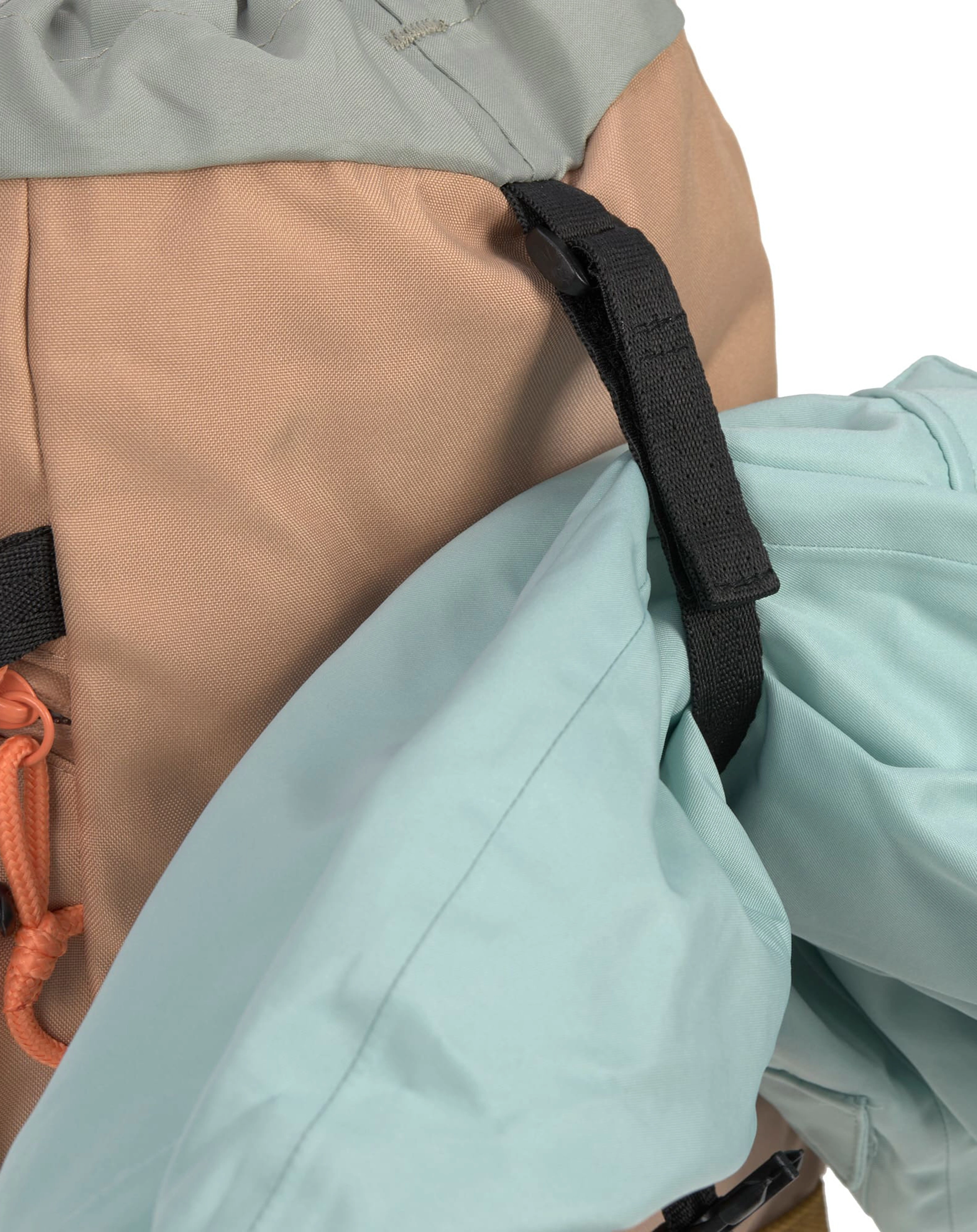 Outdoor-Rucksack NATURE (32x22x12) in hazelnut