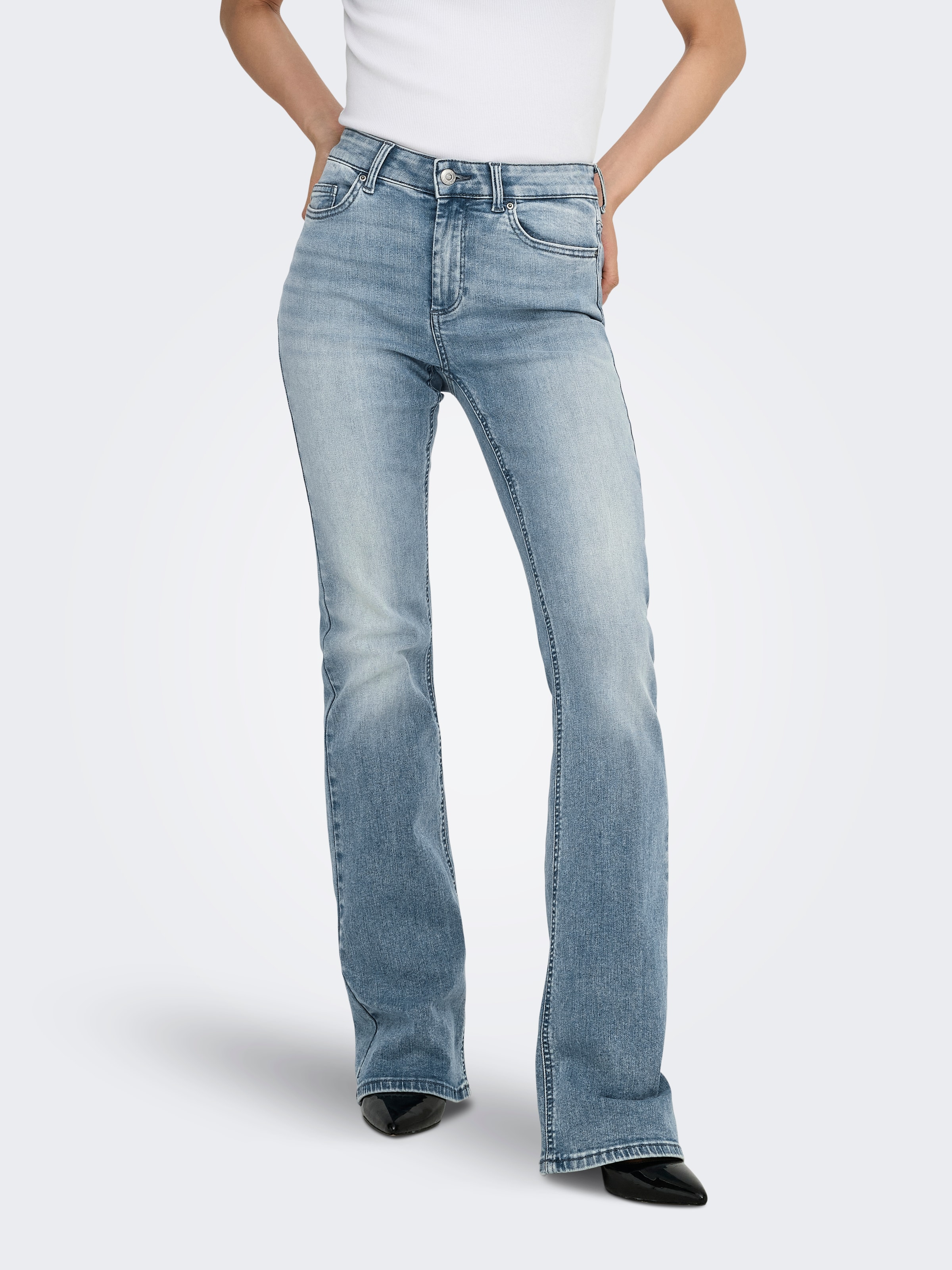 ONLY Bootcut-Jeans »ONLBLUSH MID WAIST FLARED DNM BOX«