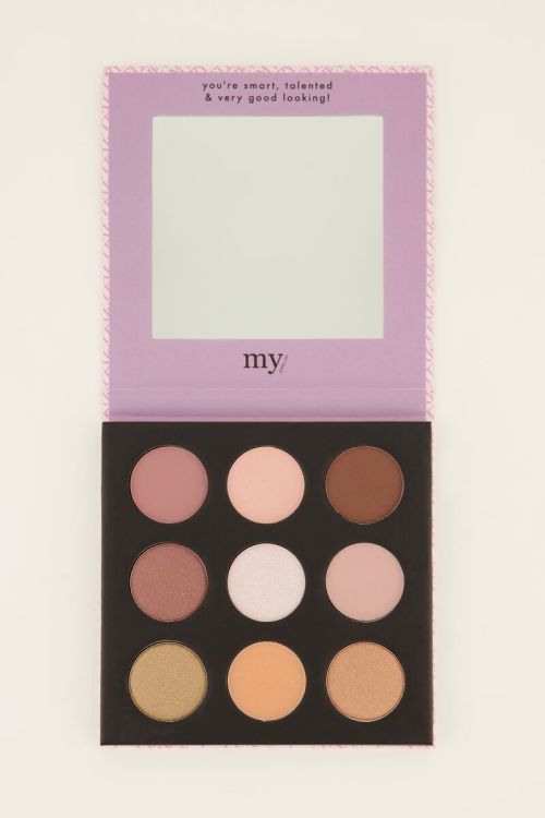 Essential eyeshadow palette