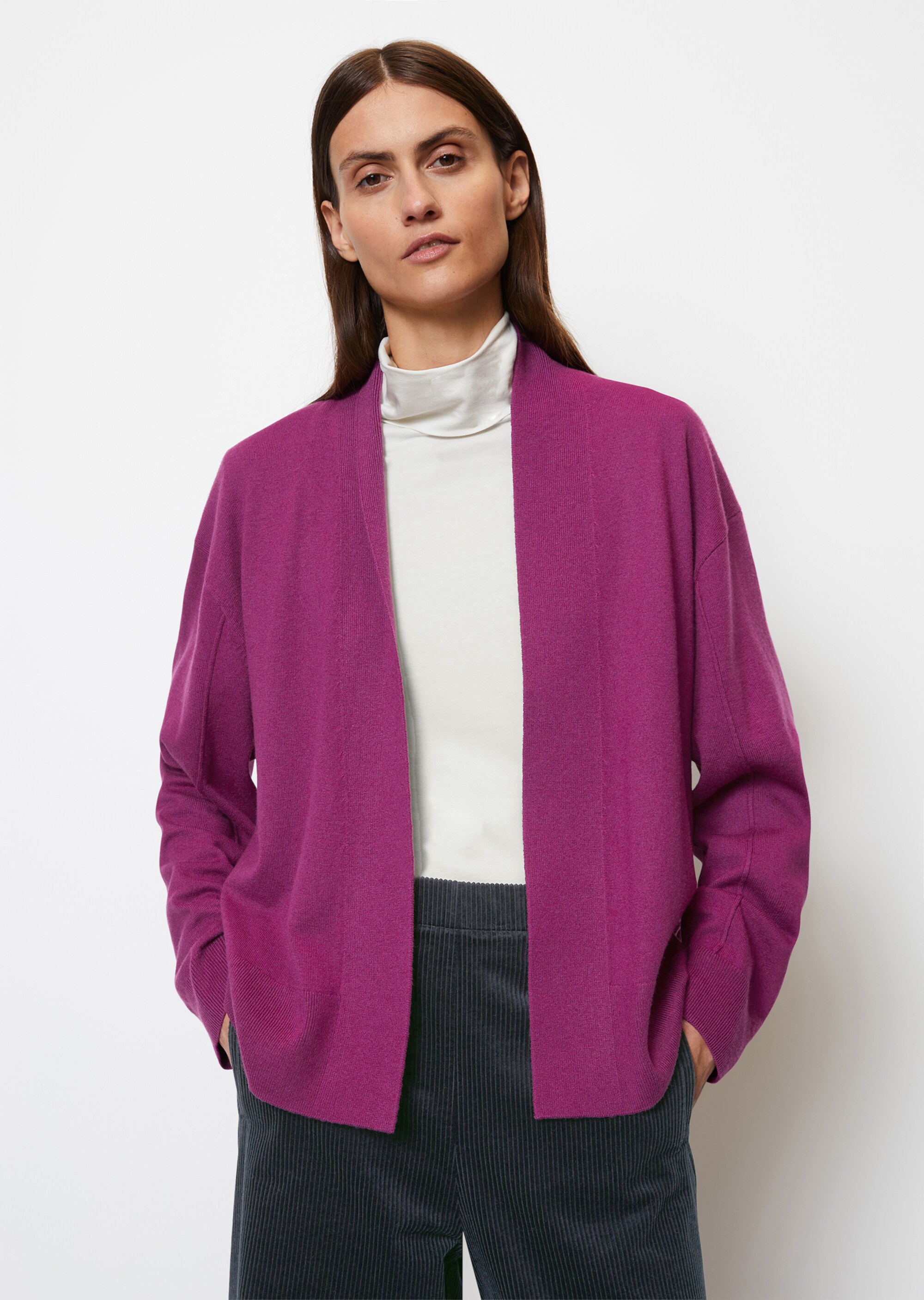 Cardigan loose aus Schurwolle-Viskose-Mix