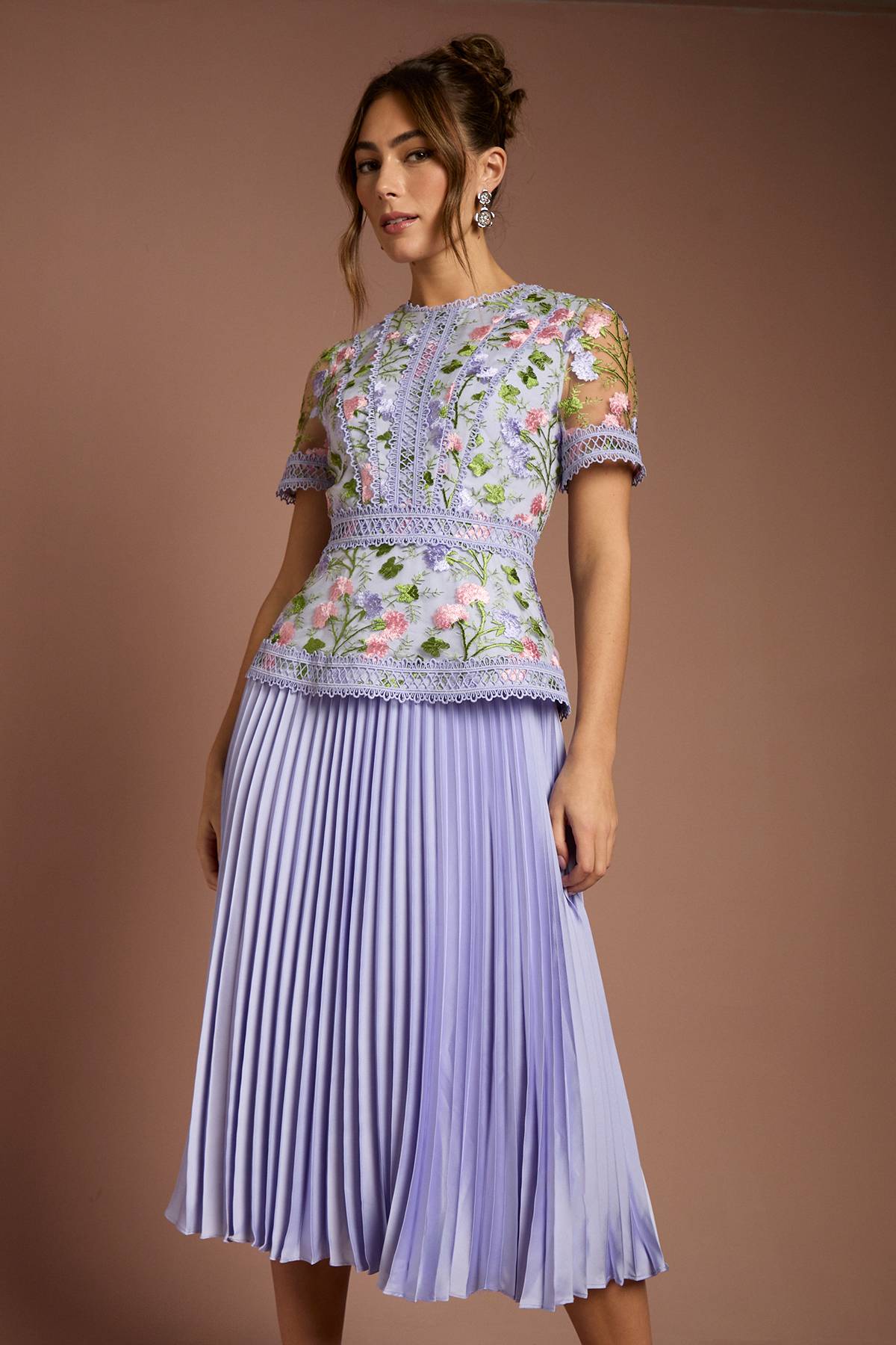 Coast Robe Midi à Manches Courtes avec Corsage Brodé et Jupe Plissée