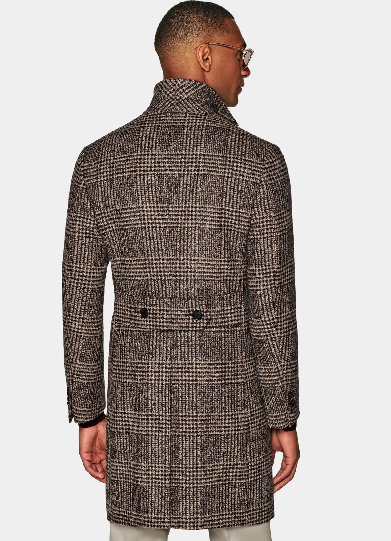 Manteau long marron à carreaux