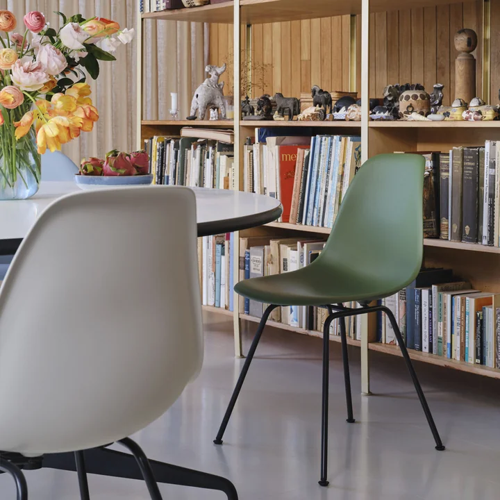 Vitra - Eames Plastic Side Chair DSX RE, basic dark / forest (Filzgleiter basic dark)